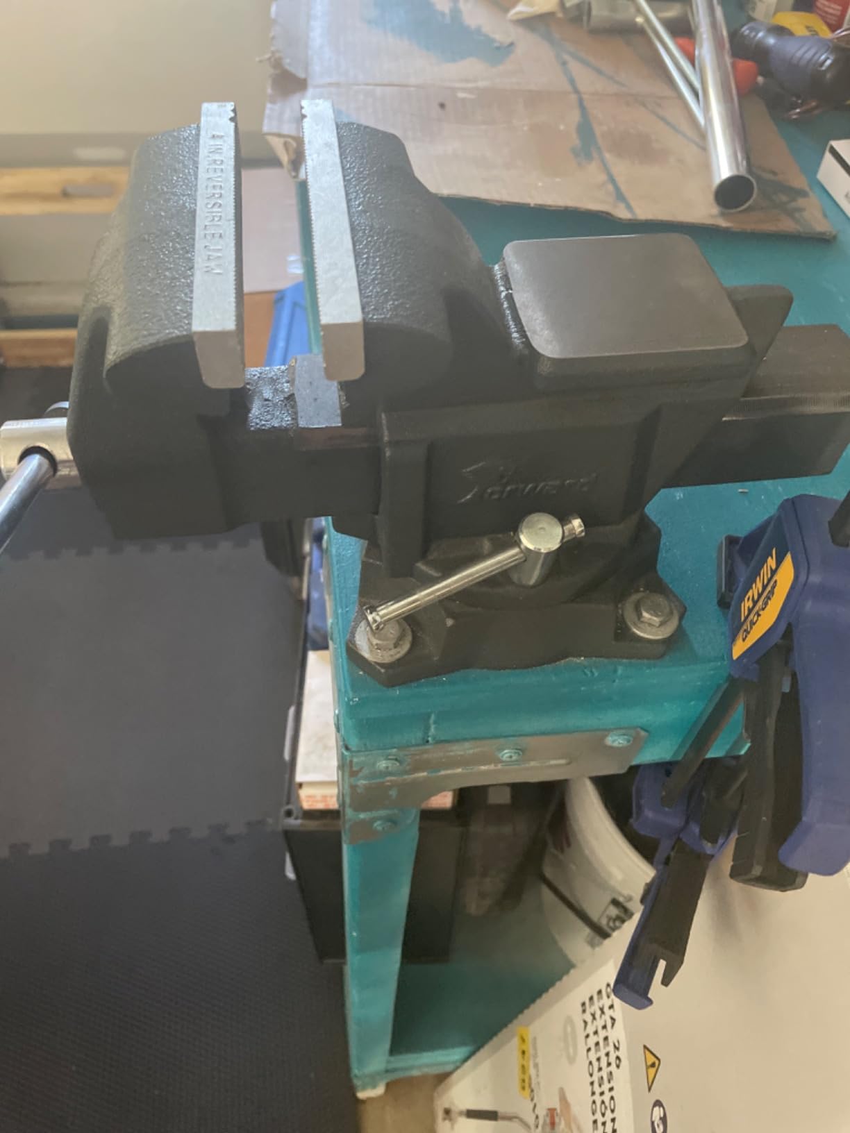 Forward CR40A 4.5 Inch Bench Vise Heavy Duty with Anvil and 210°Swivel Base customer photo 1