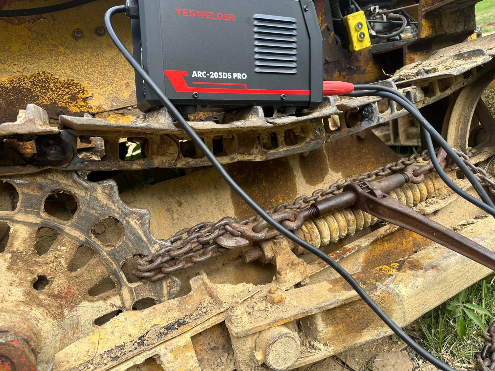 YESWELDER 205Amp Stick Welder Digital Inverter IGBT ARC Welding Machine customer photo 1