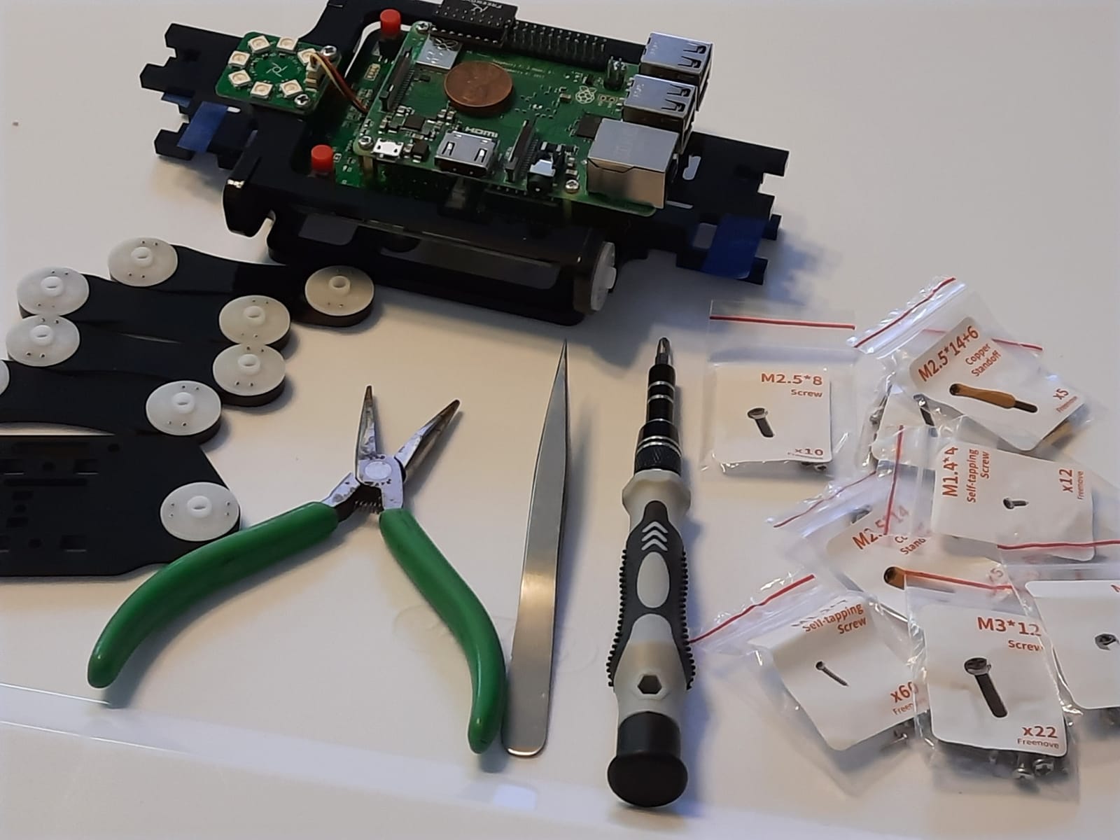 FREENOVE Robot Dog Kit for Raspberry Pi 5 4 B 3 B+ Zero 2 W, Walking, Self Balancing, Face Recognition, Ball Tracing, Ultrasonic Ranging, App Control, Camera, Servo (Raspberry Pi NOT Included) customer photo 2