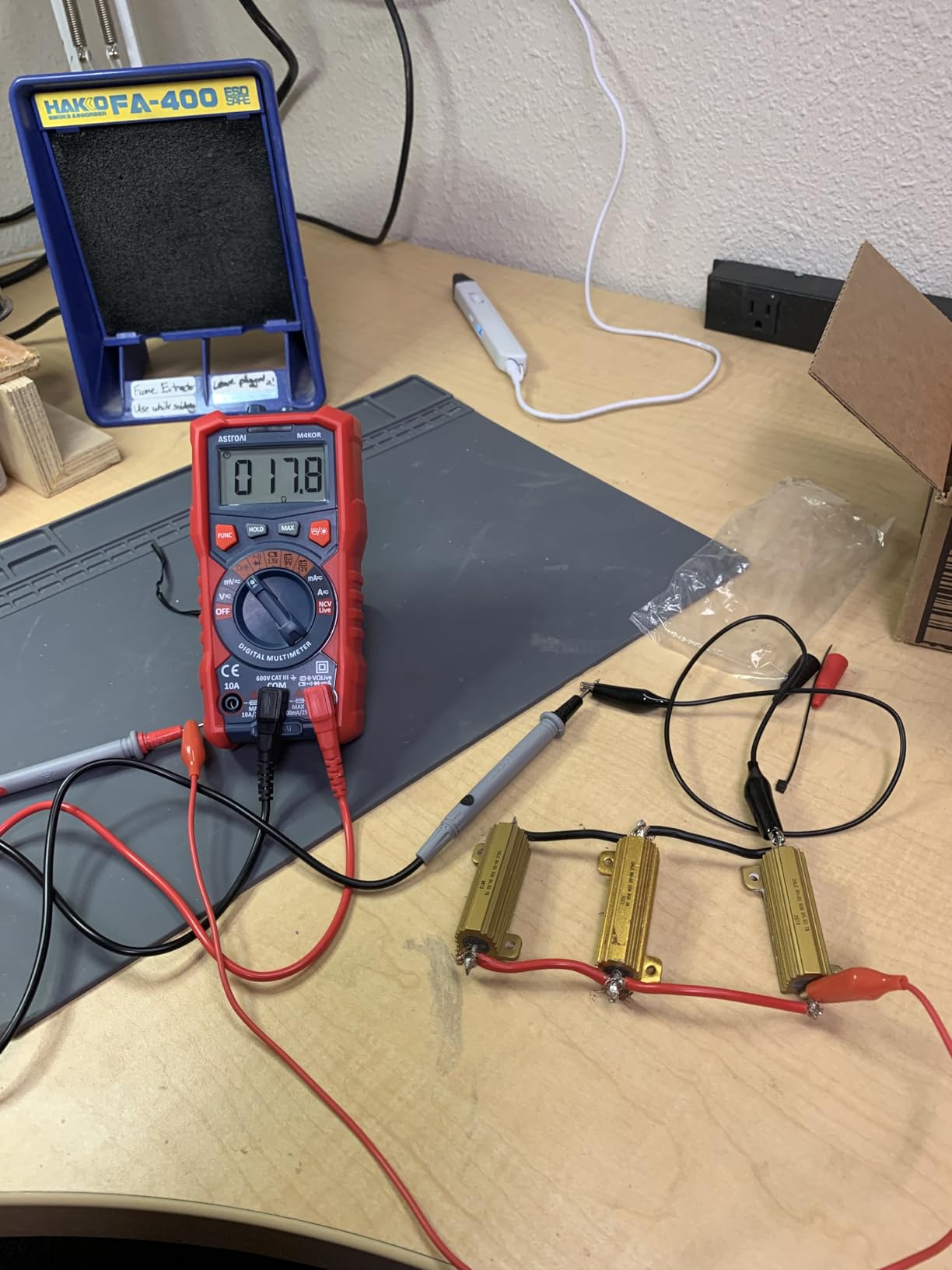 AstroAI Digital Multimeter, TRMS 4000 Counts, Auto-Ranging, Battery Test customer photo 2