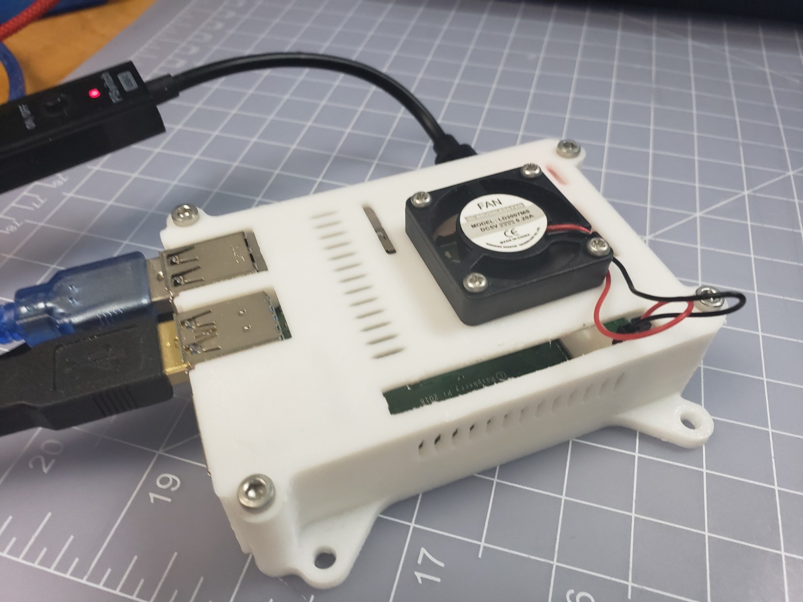CanaKit Raspberry Pi 4 Basic Kit (8GB RAM) customer photo 2