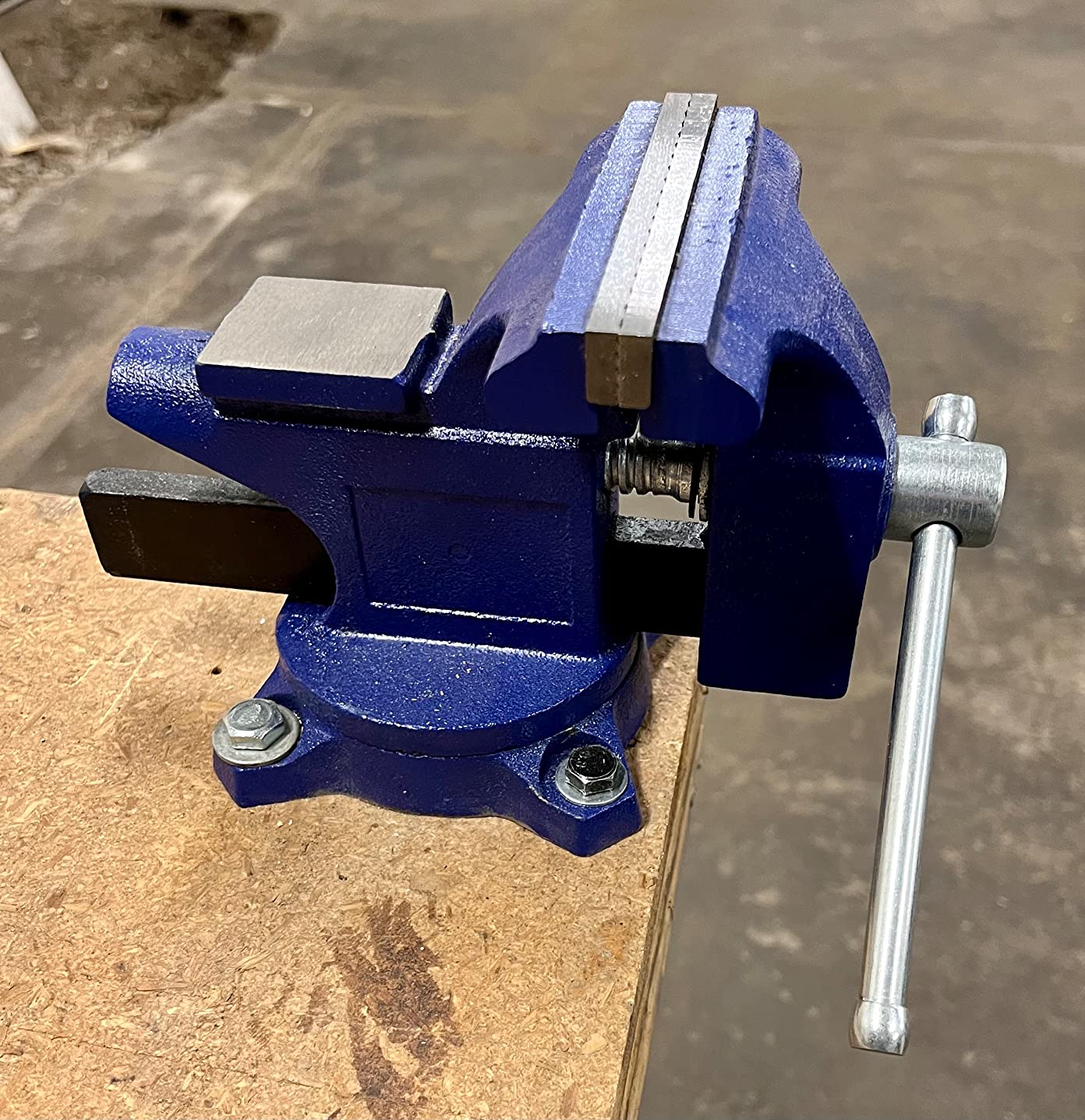 WORKPRO Bench Vise, 4-1/2