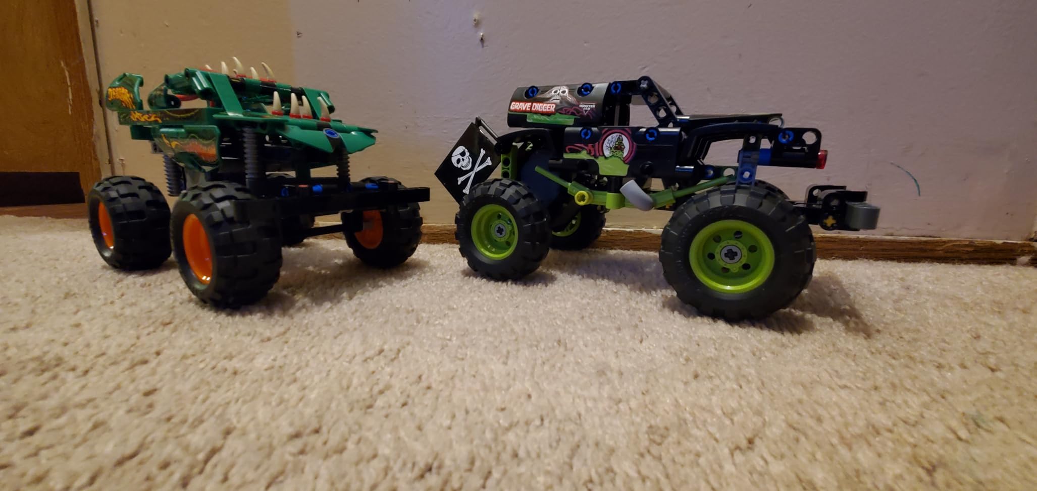 LEGO Technic Monster Jam Grave Digger 42118 Set - Truck Toy to Off-Road Buggy, Pull-Back Motor, Vehicle Building and Learning Playset, Gift for Grandchildren or Any Monster Truck Fans Ages 7 and Up customer photo 1