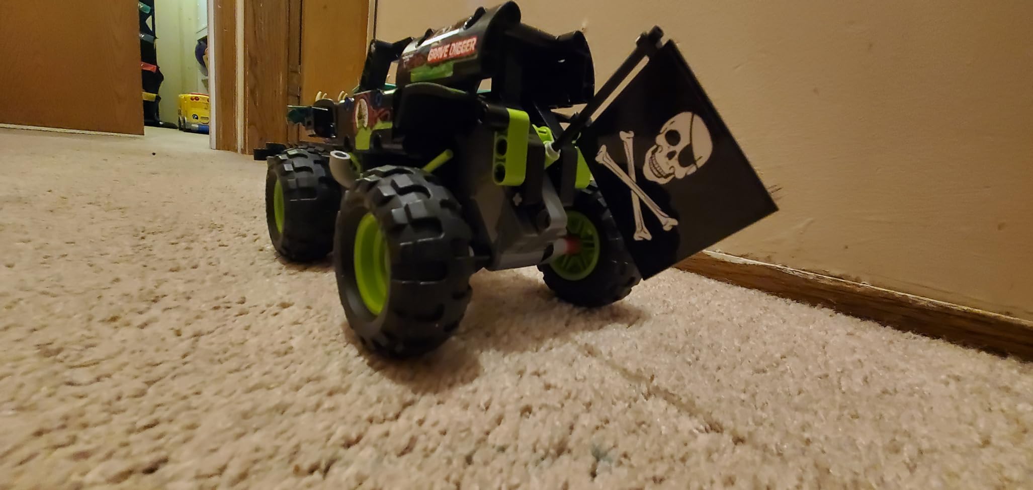 LEGO Technic Monster Jam Grave Digger 42118 Set - Truck Toy to Off-Road Buggy, Pull-Back Motor, Vehicle Building and Learning Playset, Gift for Grandchildren or Any Monster Truck Fans Ages 7 and Up customer photo 2