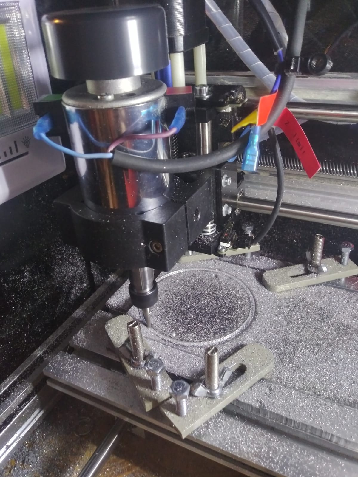 FoxAlien CNC Upgrade Kit 300W DC Spindle Milling Motor for Masuter 4040, Masuter Pro, Masuter 3, 3018-SE V2 CNC Router Engraving Machine with Integrated Control Box Speed Adjustable customer photo 2