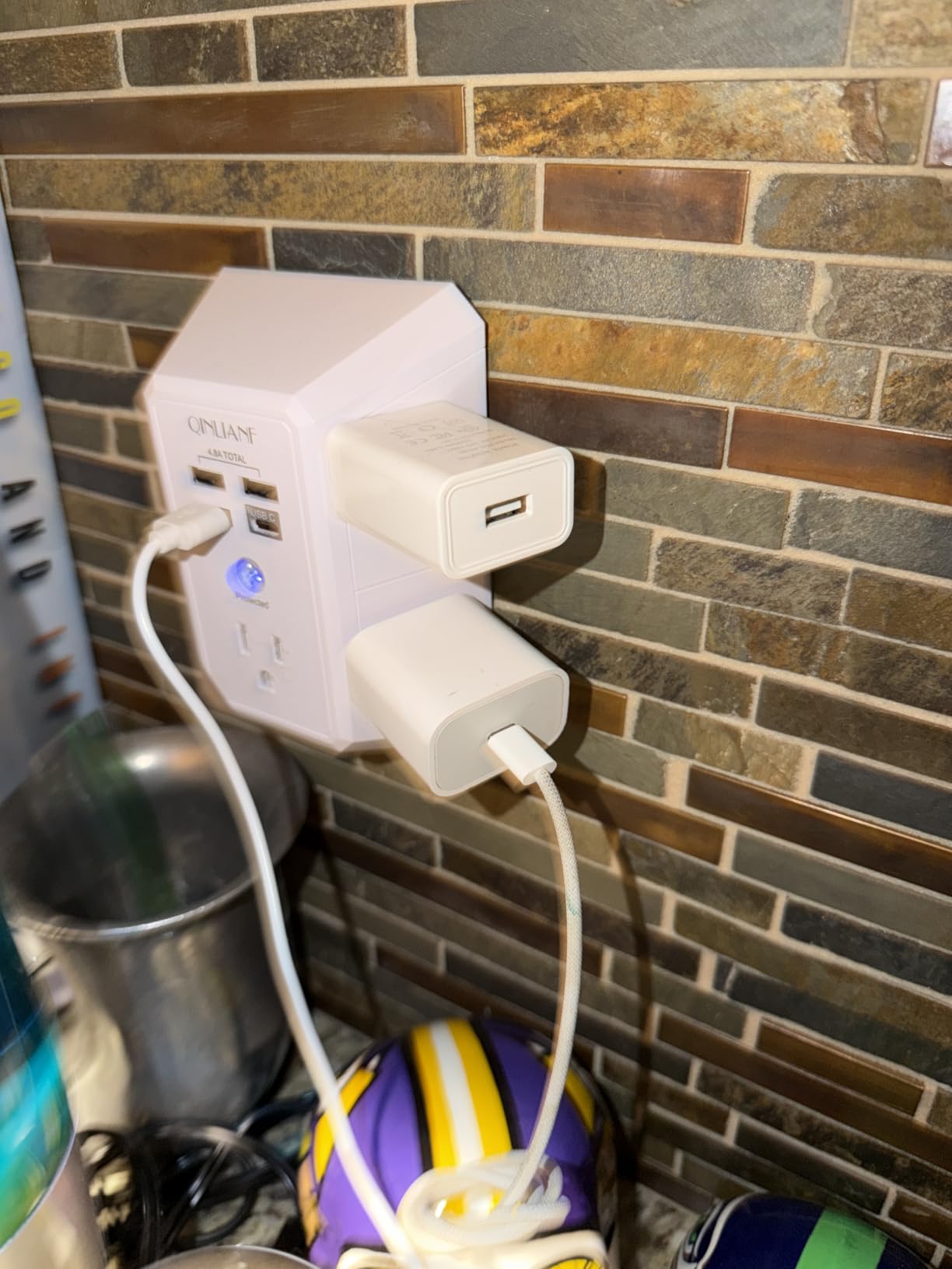 Wall Charger, Surge Protector, QINLIANF 5 Outlet Extender with 4 USB Ports customer photo 1