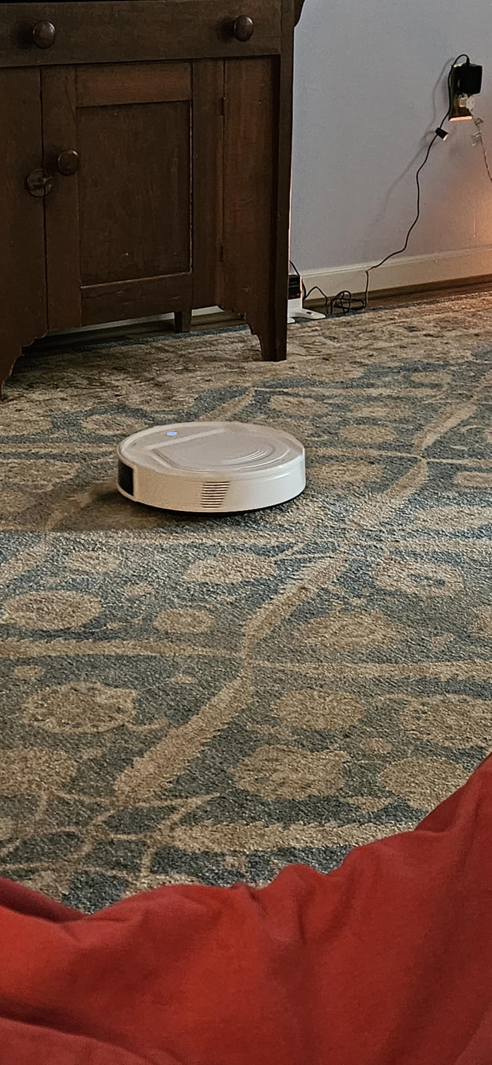 Lefant Robot Vacuum Cleaner, Strong Suction, 120 Mins Runtime, Slim, Low Noise, Automatic Self-Charging, Wi-Fi/App/Alexa Control, Ideal for Pet Hair Hard Floor and Daily Cleaning, M210 customer photo 1