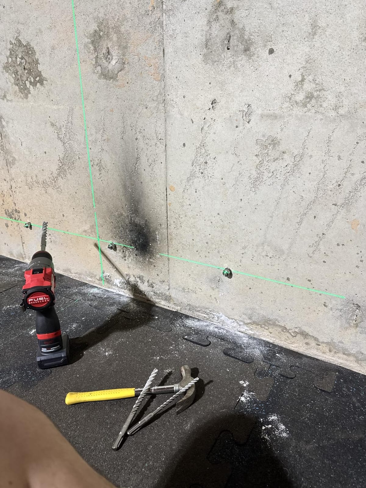 CIGMAN Laser Level Self Leveling 3x360° for Picture Hanging & Construction customer photo 1