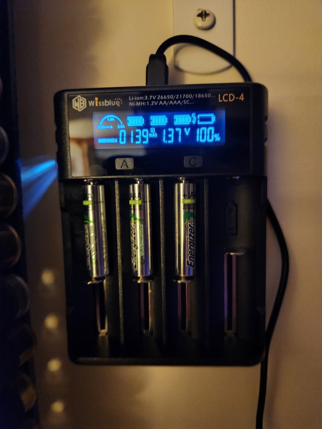 18650 Charger, Universal 26650 Battery Charger with LCD Screen Can Display Capacity, Adjustable Charging Speed, Suitable for Li-Ion Battery and 1.2v Ni-Mh/Ni-Cd AA AAA Battery customer photo 1
