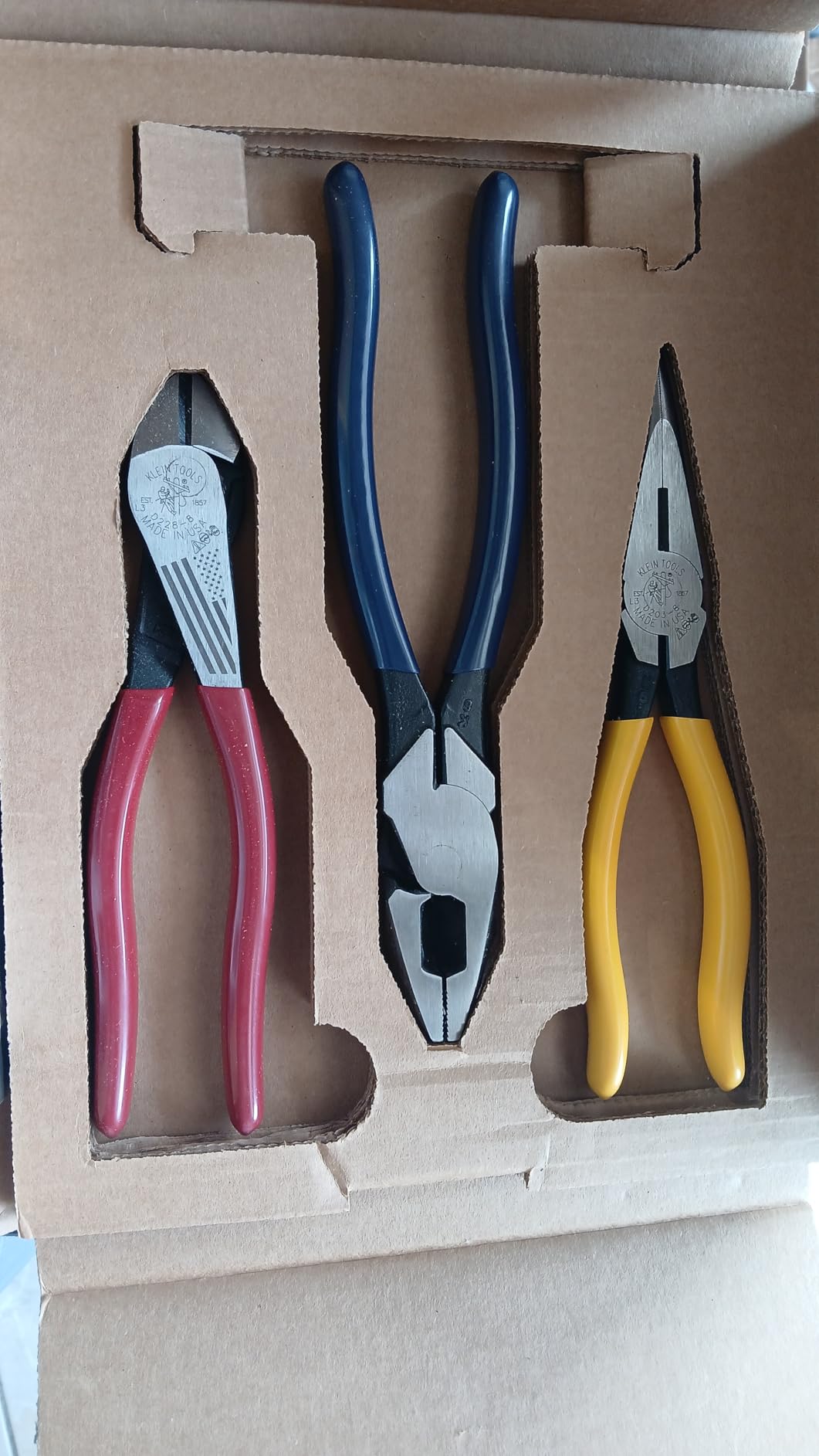 Klein Tools 80020 Plier Set, Made in USA, Lineman's Pliers, Diagonal Cutters, and Needle Nose, Induction Hardened Knives, 3-Piece customer photo 2