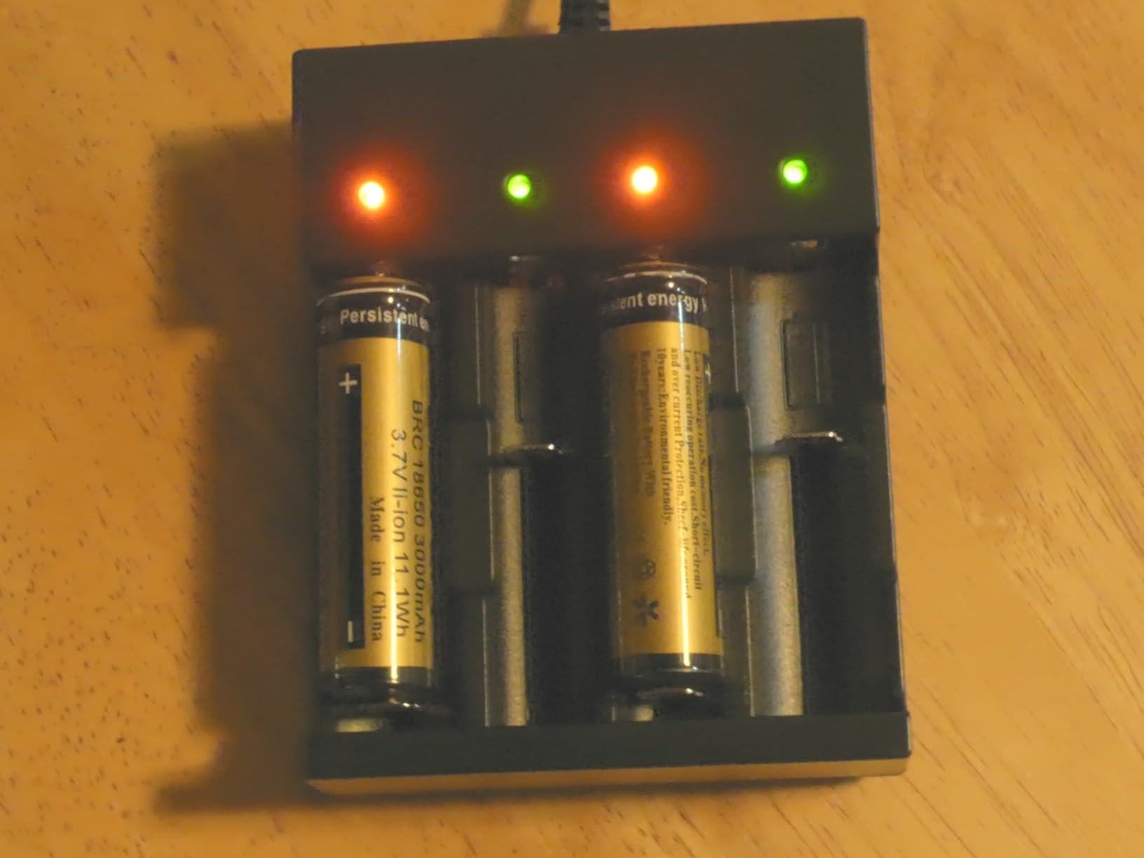 18650 Battery Charger 4 Bay Smart Universal Charger for 3.7V Rechargeable Lithium Li ion Batteries Compatible 18650 26650 21700 10400 14500 16340 16650 18500 Battery Charger (Only USB Charger) customer photo 1