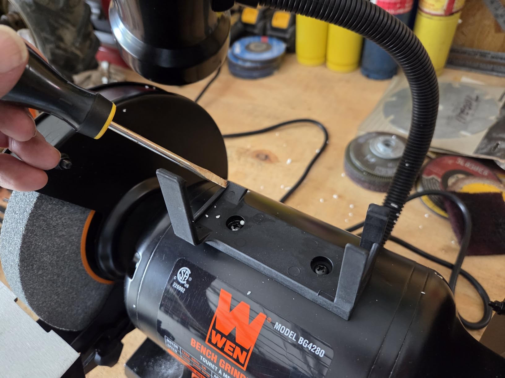 WEN BG4280 5-Amp 8-Inch Variable Speed Bench Grinder with Flexible Work Light, Black,orange customer photo 1