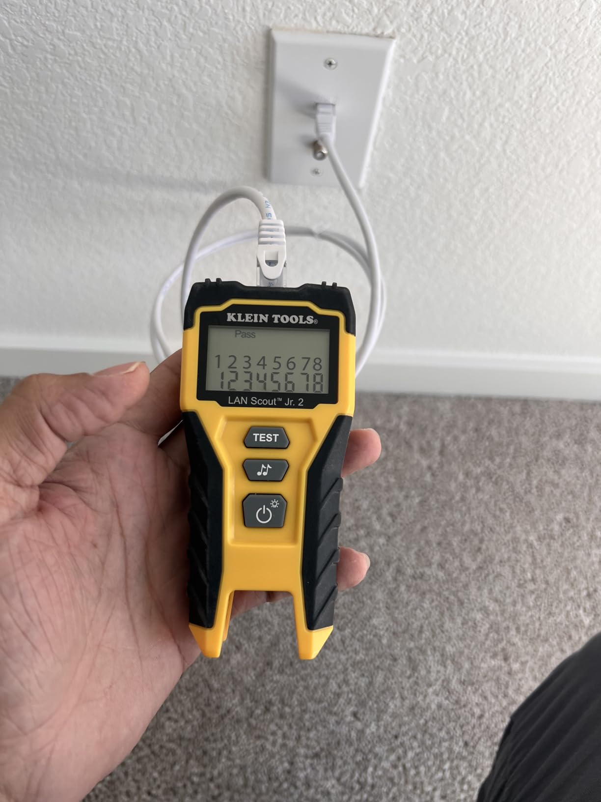Klein Tools VDV526-200 LAN Scout Jr Cable Tester Ethernet Cable Tester Kit customer photo 2