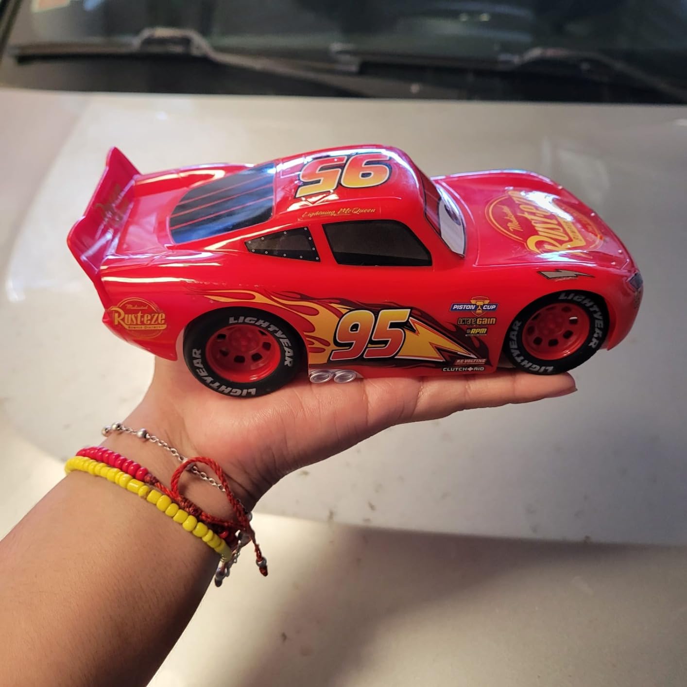 Jada Toys Pixar Cars 1:24 Lightning McQueen RC Remote Control Car 2.4 GHz Red Toys for Kids customer photo 1
