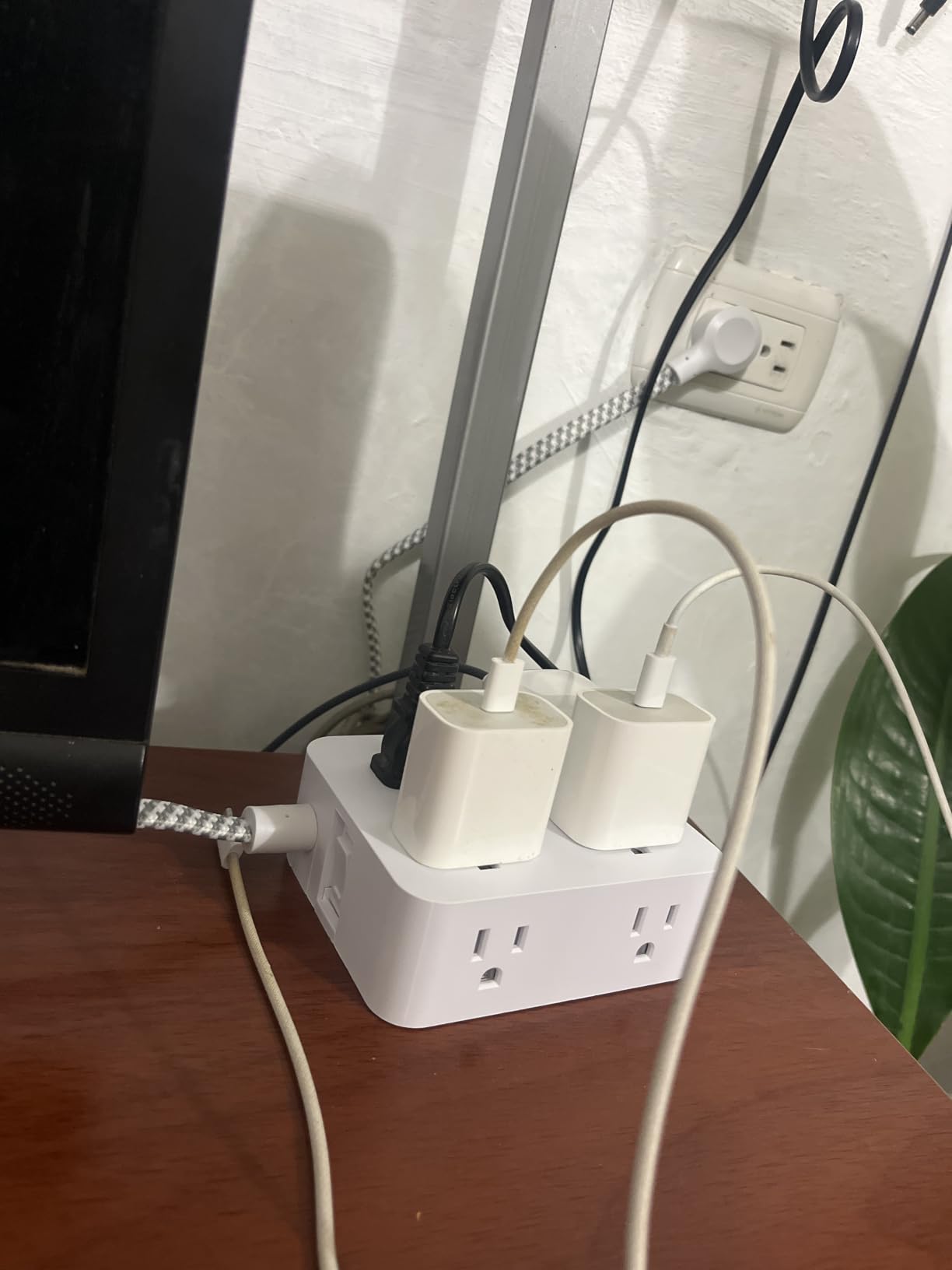 HANYCONY Surge Protector Power Strip, 1080J, 5 Ft Braided Extension Cord customer photo 2