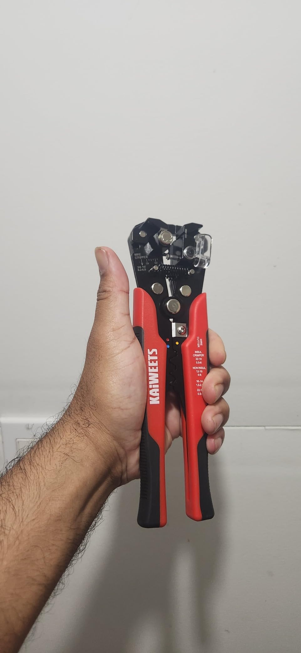 KAIWEETS Self Adjusting Wire Stripper - 3 in 1 Heavy Duty Automatic Wire Stripping Tool | 10-24 AWG Wire Cutter for Electrical Cable Cutting, Crimping Tool customer photo 1