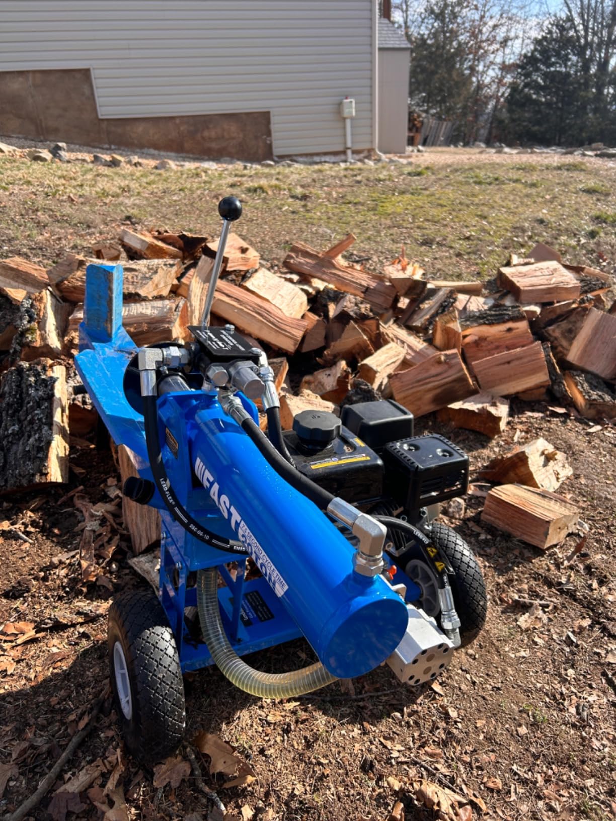 Landworks Portable 20-Ton Gas Log Splitter, 7 HP, Rapid Auto Return customer photo 2