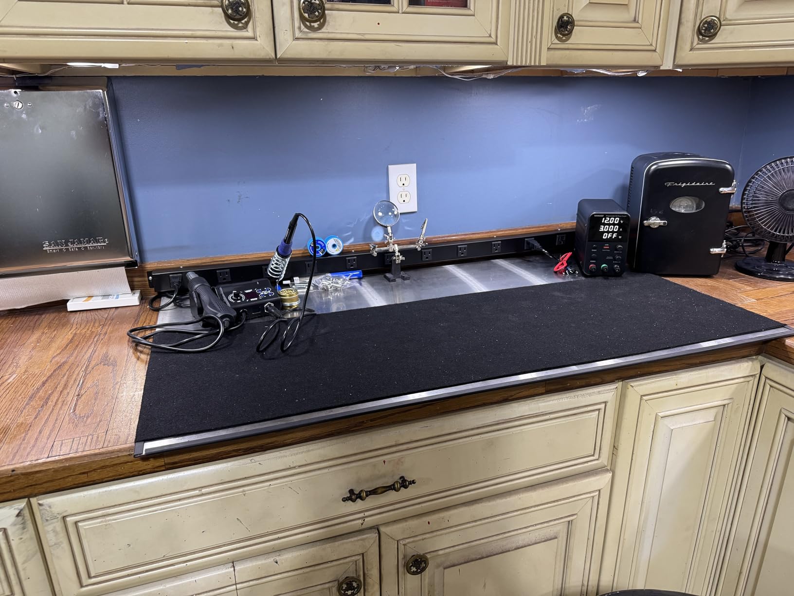 DC Power Supply Variable, Bench Power Supply with Encoder Adjustment Knob, Output Enable/Disable Button, Adjustable Power Supplies with USB Quick-Charge, Short Circuit Alam (30V 10A Black) customer photo 1