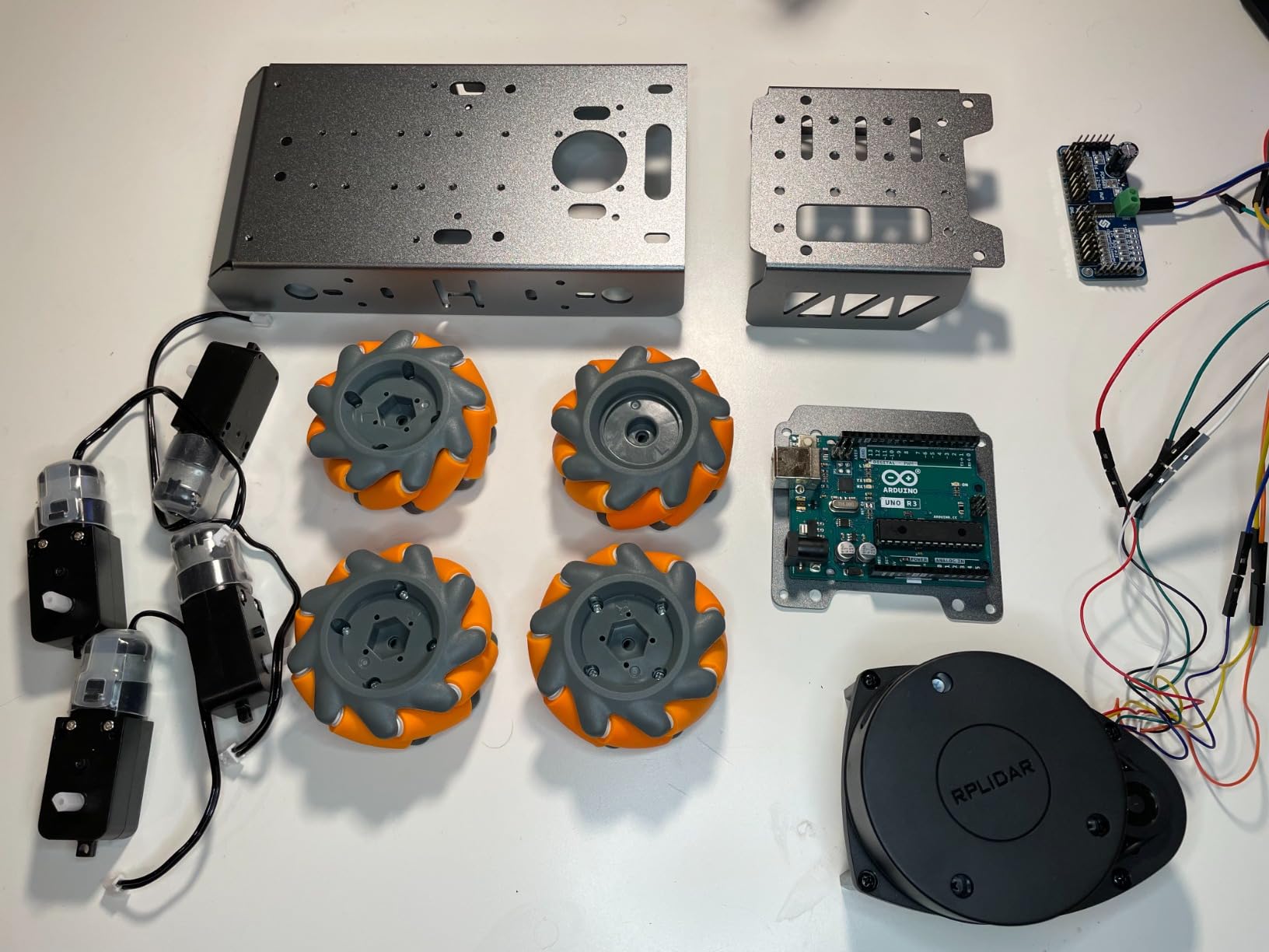 Mecanum Wheel Chassis Car Kit with TT Motor, Aluminum Alloy Frame, Smart Car Kit for DIY Education Robot customer photo 1
