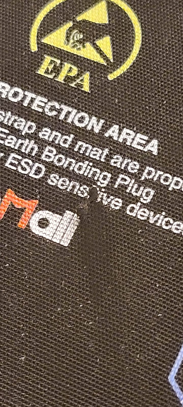 KooMall 36x24 Inch Anti Static Rubber Mat Kit for ESD Sensitive Electronic Device Repair, Soldering, PC Building, Assembly, Table Work, With Grounding Plug Cord, Antistatic Wrist Strap, Heat Resistant customer photo 2