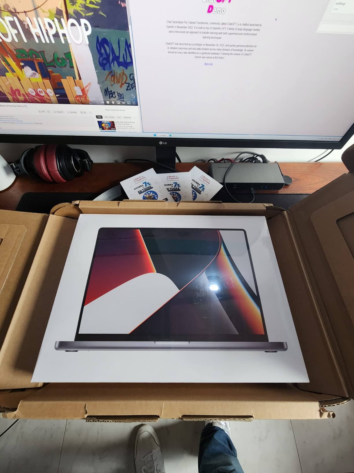 2021 Apple MacBook Pro (16-inch, M1 Pro chip with 10‑core CPU and 16‑core GPU, 16GB RAM, 1TB SSD) - Space Gray customer photo 1