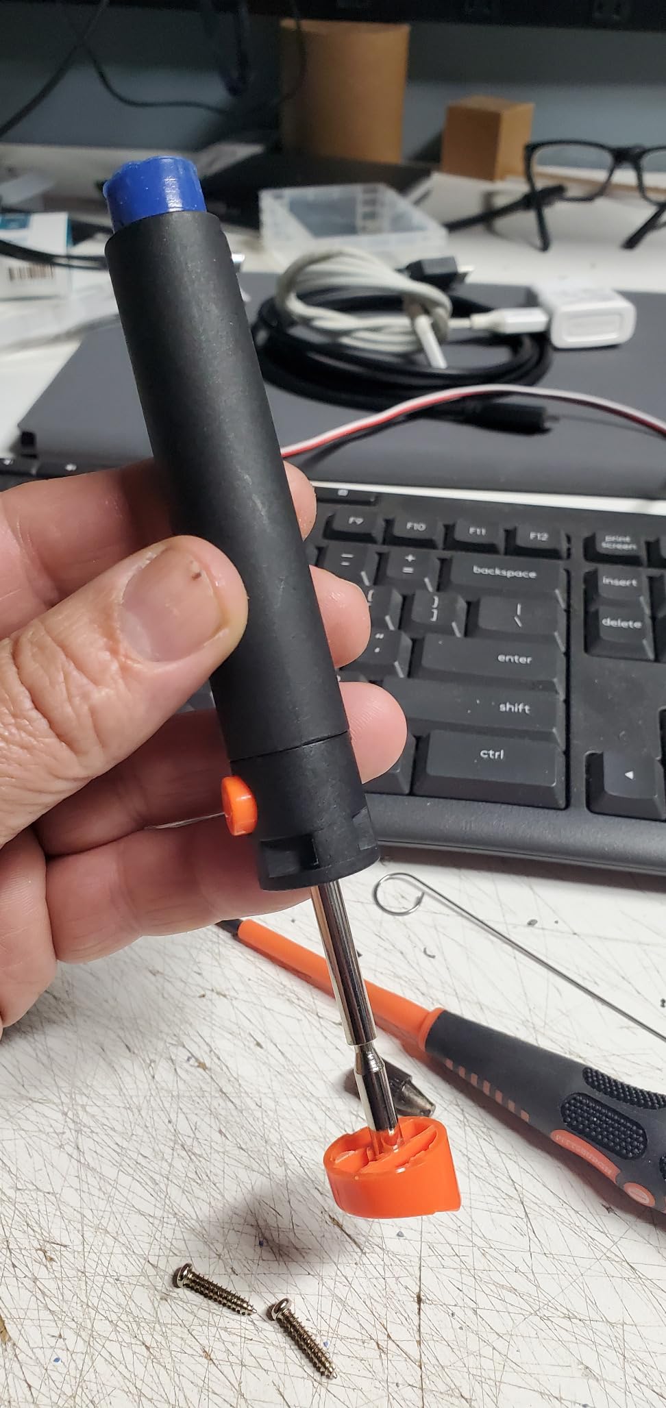Preciva 929D-V Electric Desoldering Iron Solder Sucker, Portable Desoldering Gun,110V Desoldering Pumps with Desoldering Nozzles 1.0mm 1.2mm for Through-Hole Desoldering customer photo 1