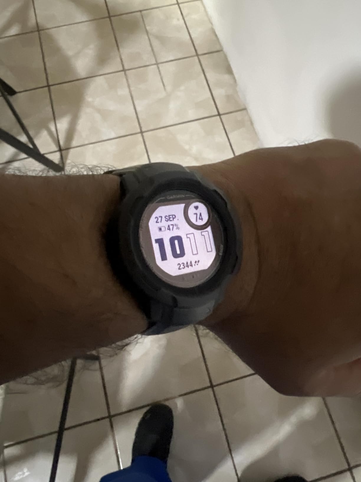 Garmin Instinct 2 Solar, Smaller-Sized Rugged Outdoor Watch with GPS, with Solar Charging Capabilities, Built for All Elements, Multi-GNSS Support, Tracback Routing and More, Graphite customer photo 2