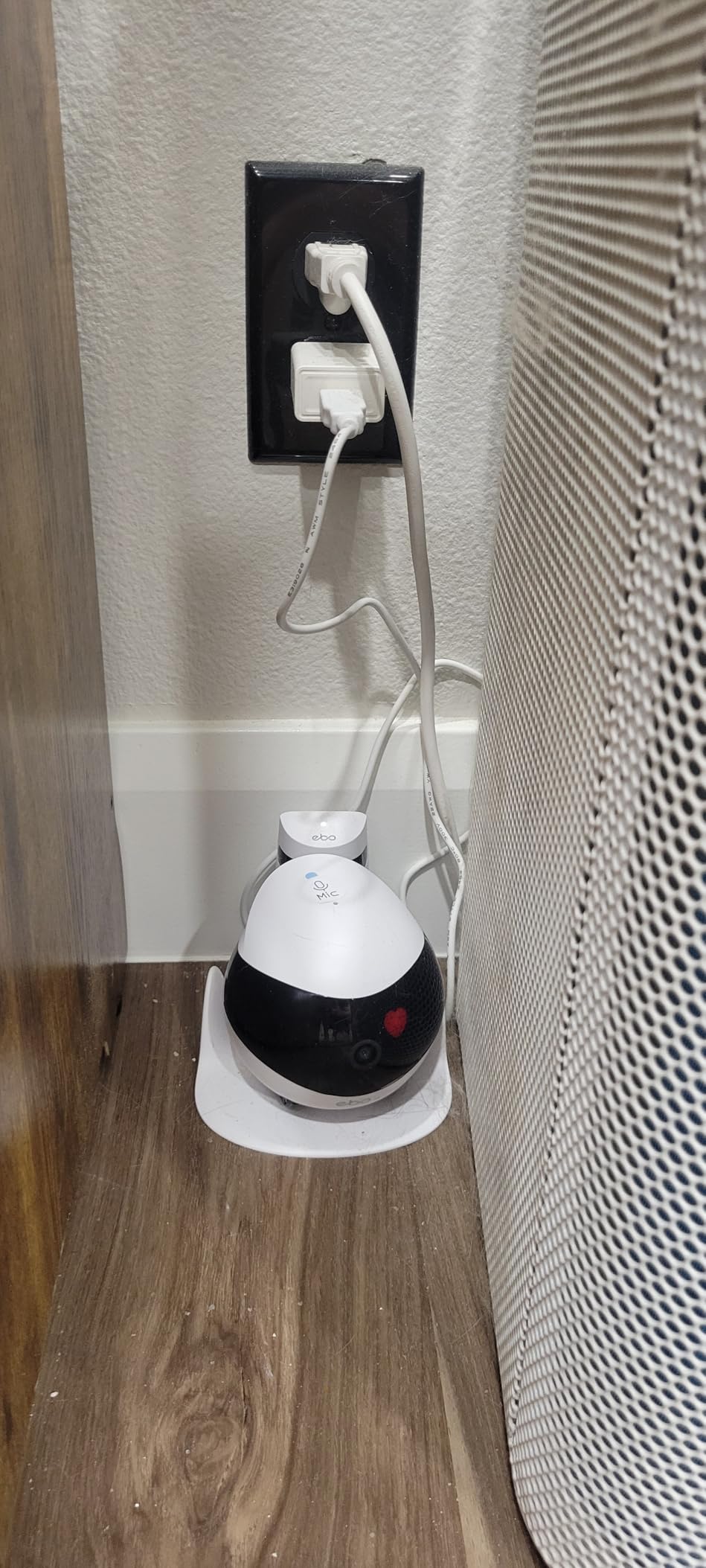 Enabot EBO SE Home Robot Camera: 1080P Mobile FamilyBot Pet Companion customer photo 2