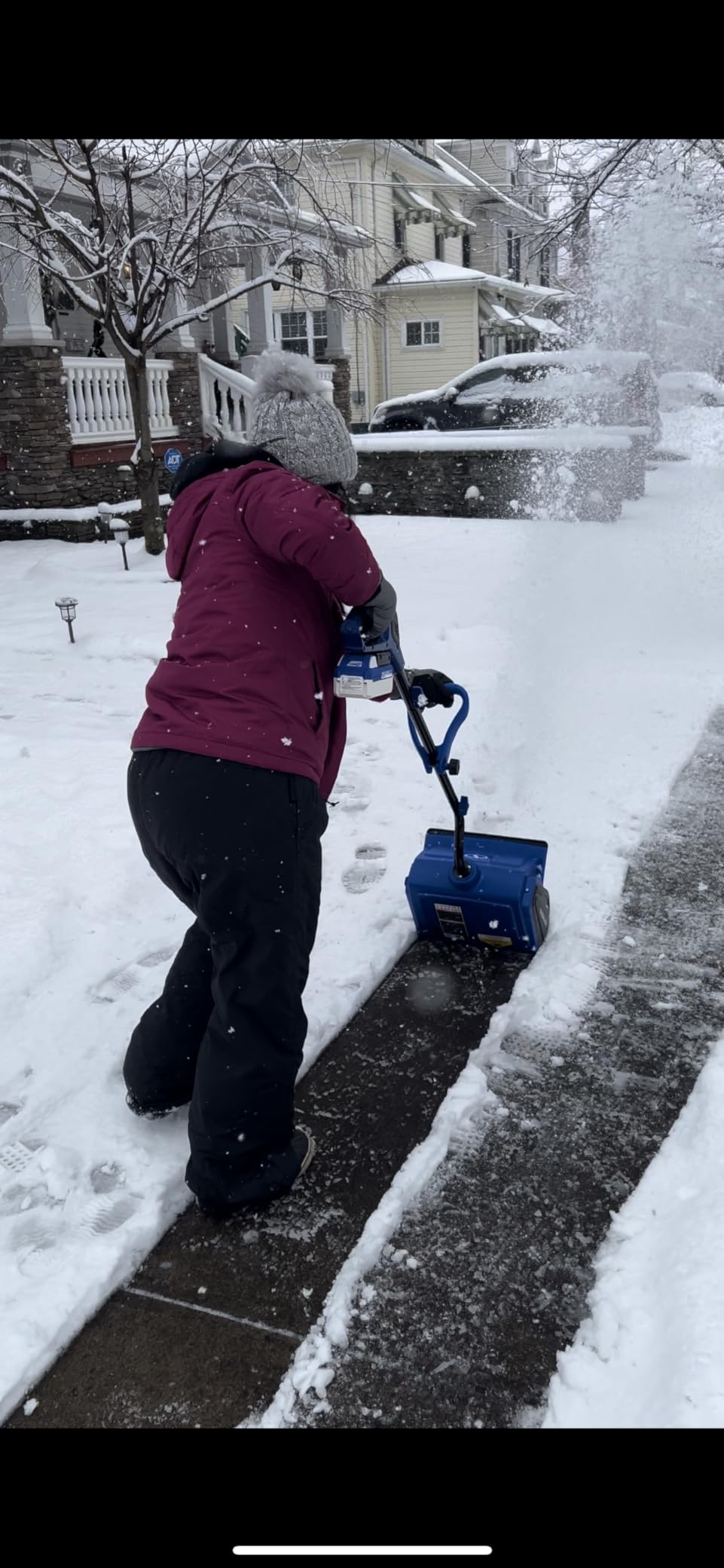 Snow Joe 24V Cordless Snow Shovel Kit with Cover and Scraper, 24V-SS13-TV1 customer photo 1