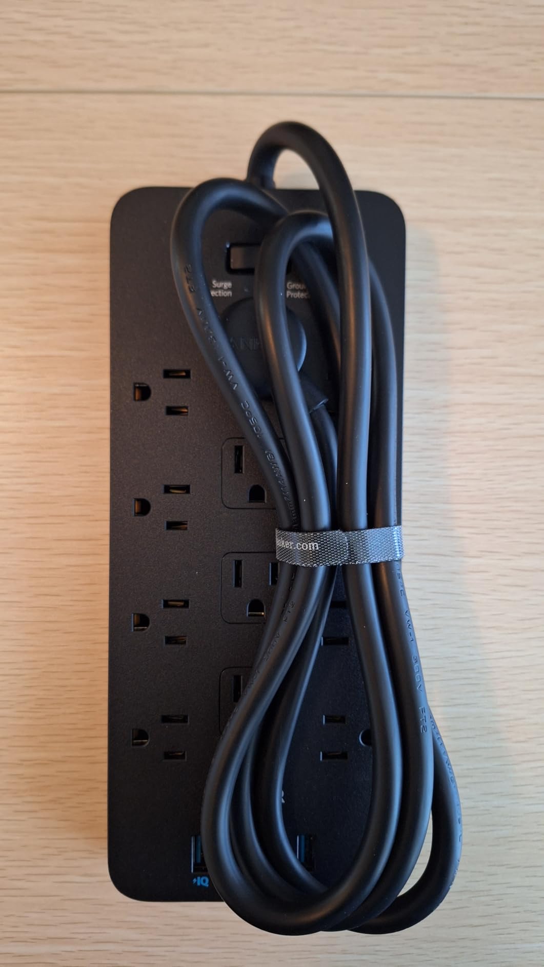 Anker Power Strip with 2100J Surge Protector, Outlet Extender, 20W, 12 AC customer photo 2