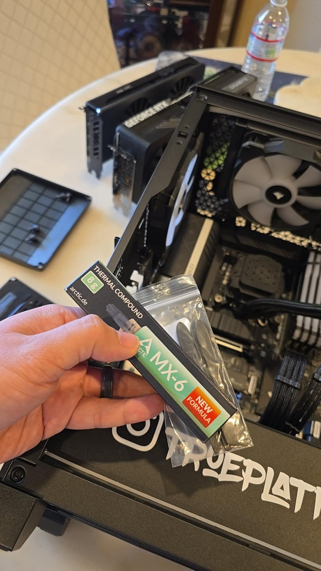 ARCTIC MX-6 (8 g) - Ultimate Performance Thermal Paste for CPU, Consoles, Graphics Cards, laptops, Very high Thermal Conductivity, Long Durability, Non-Conductive customer photo 1