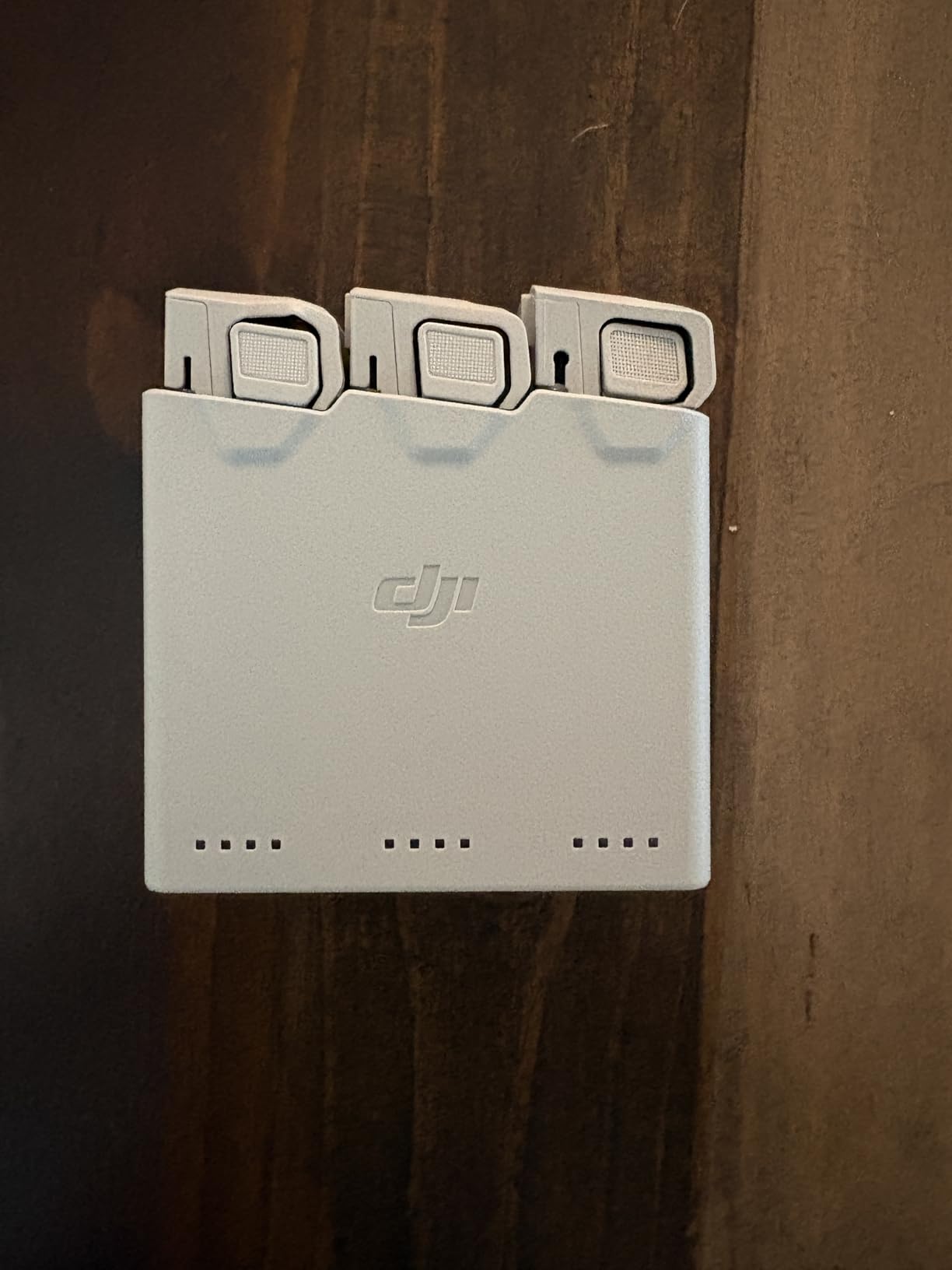 DJI 30W USB-C Two-Way Charging Hub for Mini 3 Pro Batteries, Mobile Power Source and Convenient Battery Storage customer photo 1
