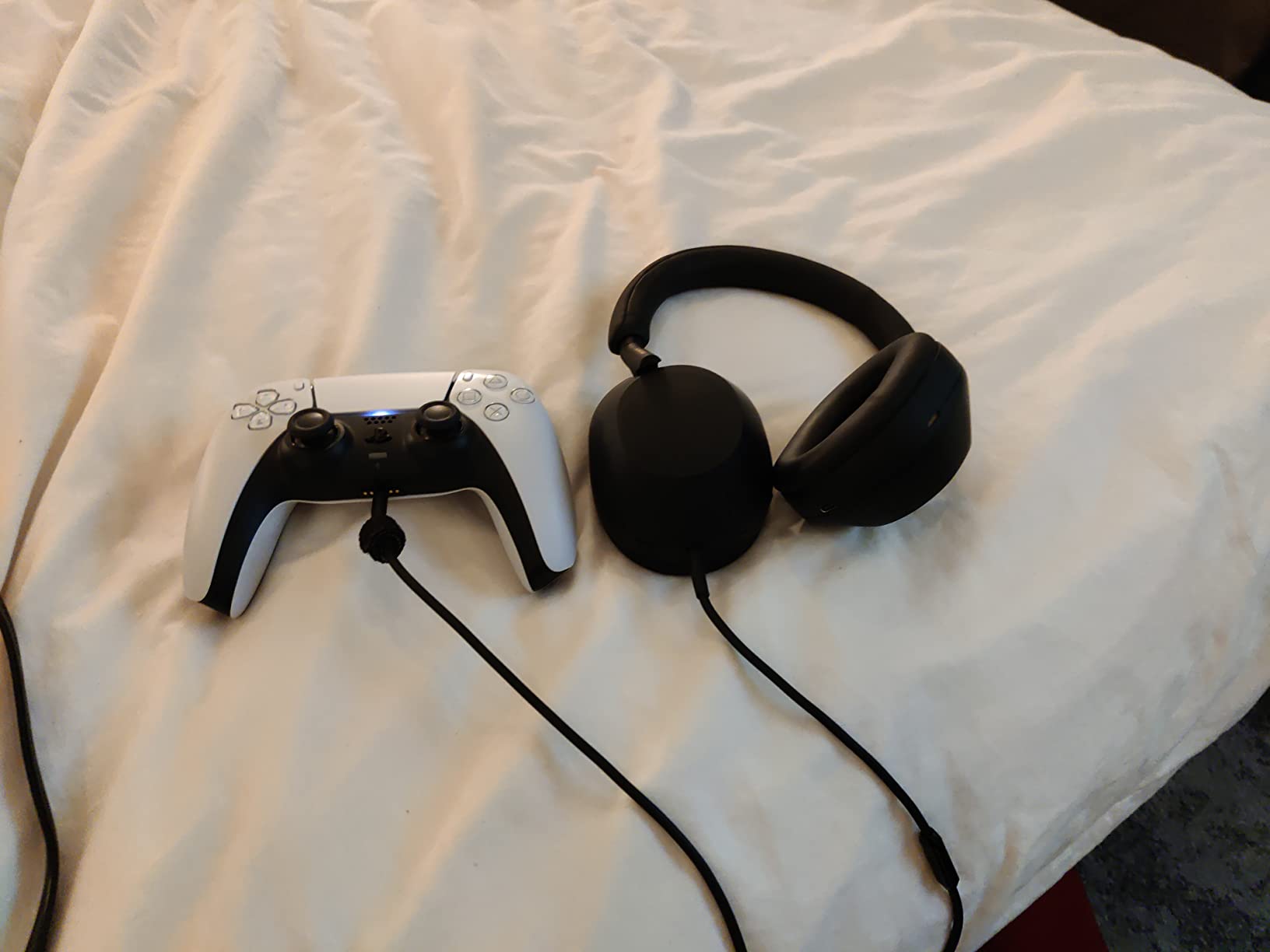 Sony WH-1000XM5 Premium Noise Cancelling Wireless Headphones, Black customer photo 2