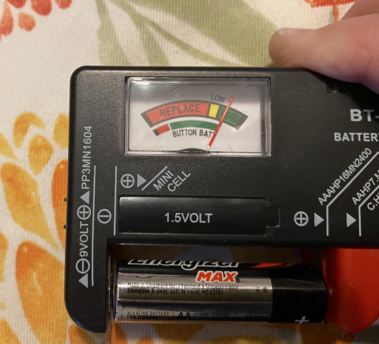 2Pcs Battery Tester for AA AAA C D 9V 1.5V Household Batteries customer photo 2