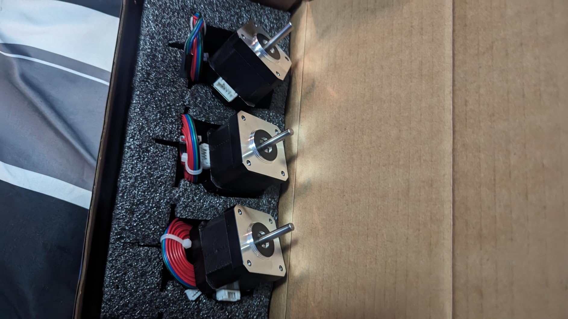 STEPPERONLINE Nema 17 Stepper Motor Bipolar 1.5A 42Ncm 42x42x38mm 1.8deg 4 Wires with 1m Cable and Connector (5 Pack) customer photo 1