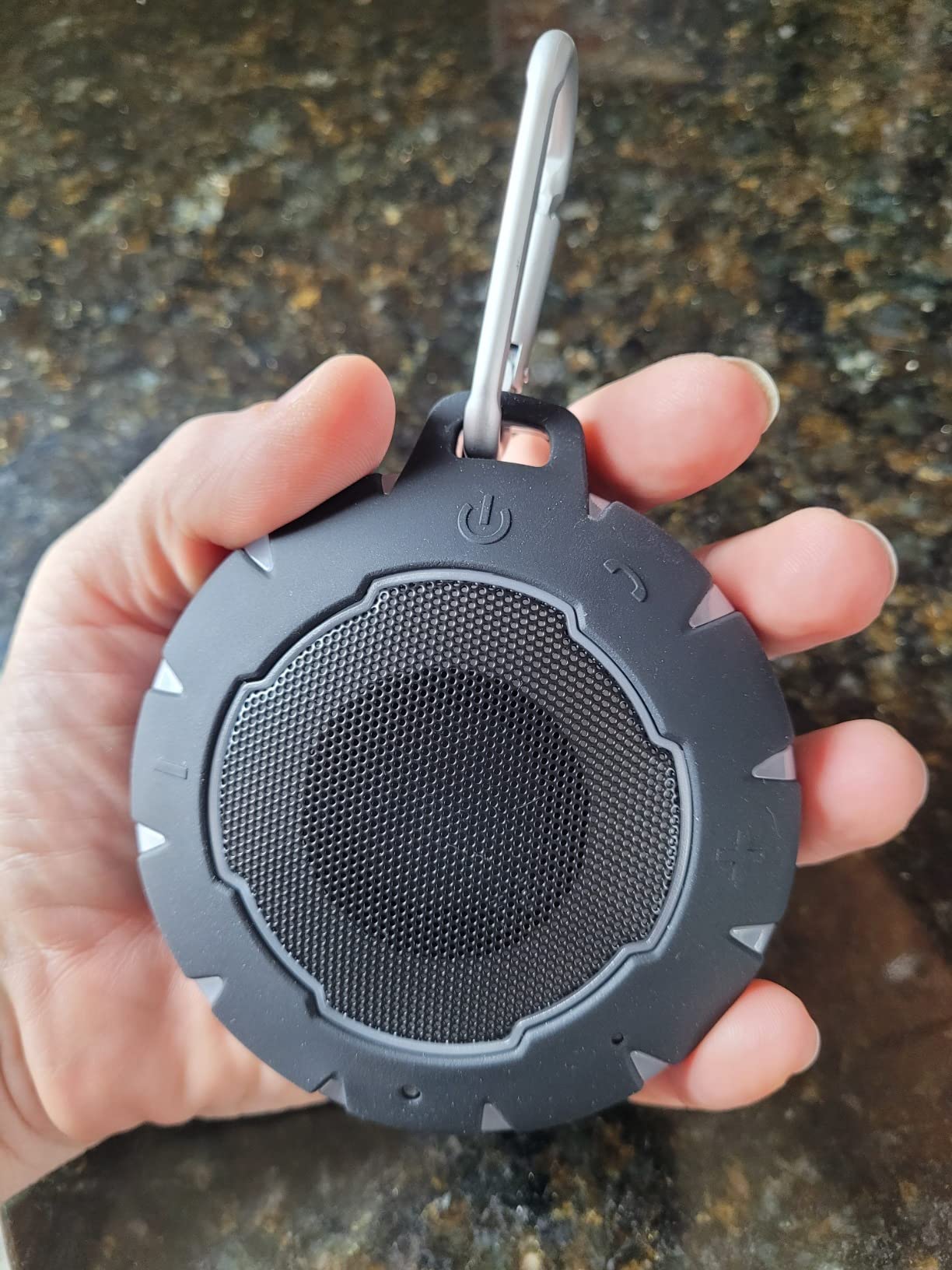 HEYSONG Waterproof Shower Bluetooth Speaker, Durable & Portable with Clear Sound, Ideal for Shower, Pool, Beach & Kayaking – Great Gift for All Ages customer photo 2