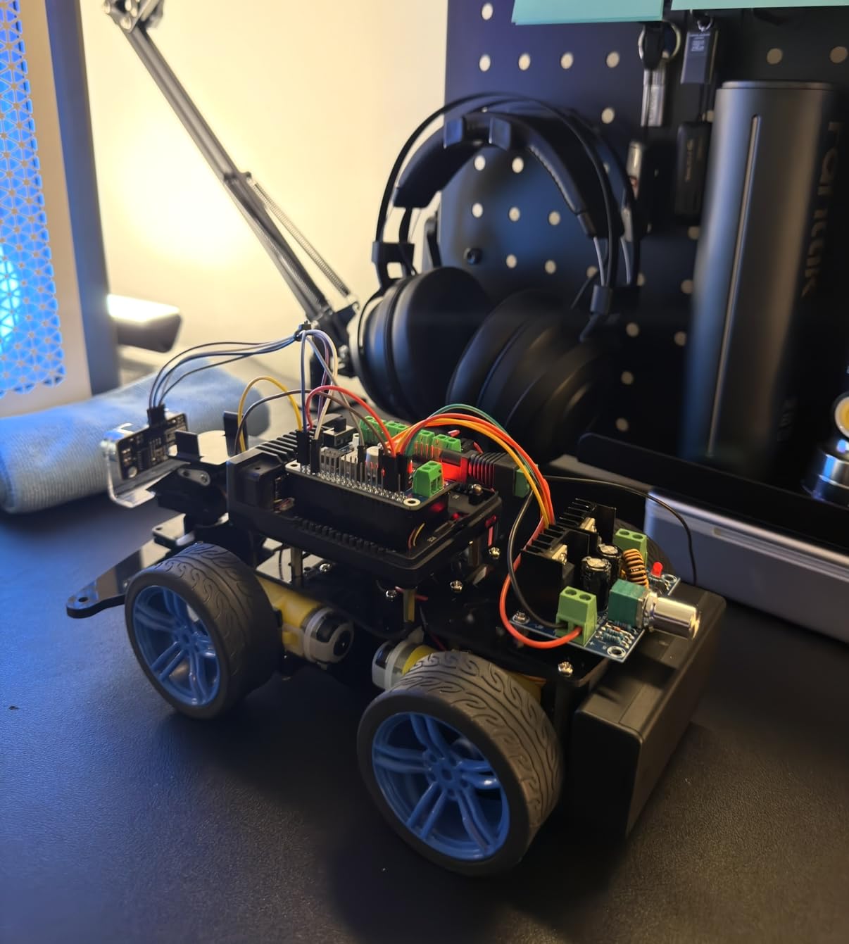 Arduino Robot Car Kit - 4WD Smart Robot Car Chassis with Motors, Wheels and Battery Case for Arduino R3/R4/Leonardo/Raspberry Pi 5/4B/3B+/3B/2B/1B+ customer photo 1
