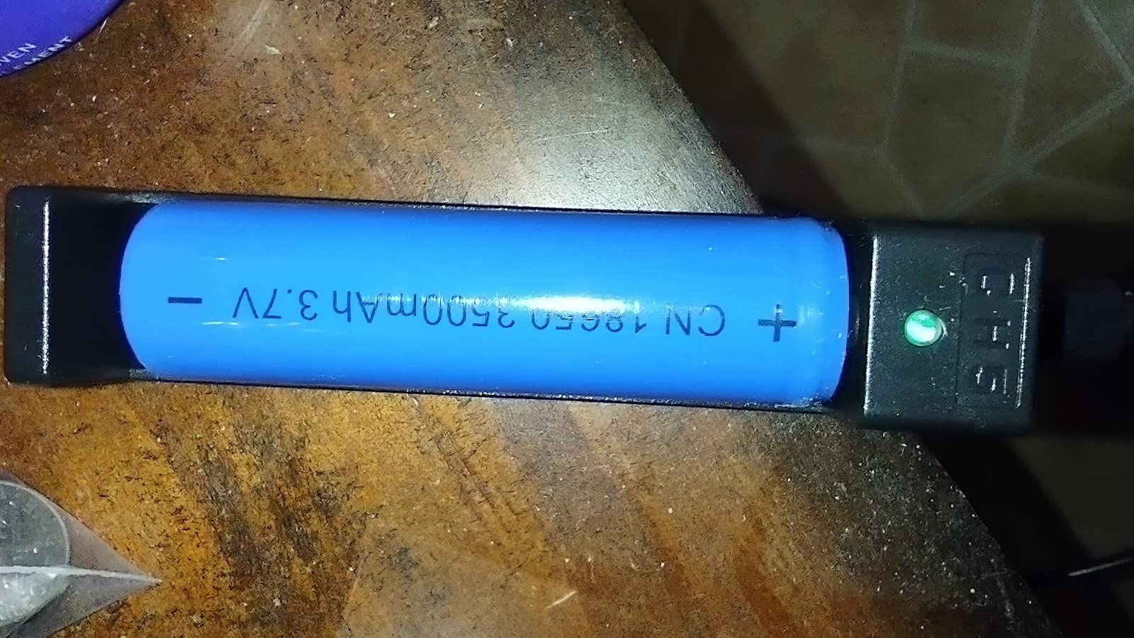 18650 Battery Charger, Suitable for Lithium Battery 18650 20700 10440 14500 18500 16340 17500 Battery Charger, USB Single Slot li-ion Rechargeable Battery Charger (Battery not Included) customer photo 1