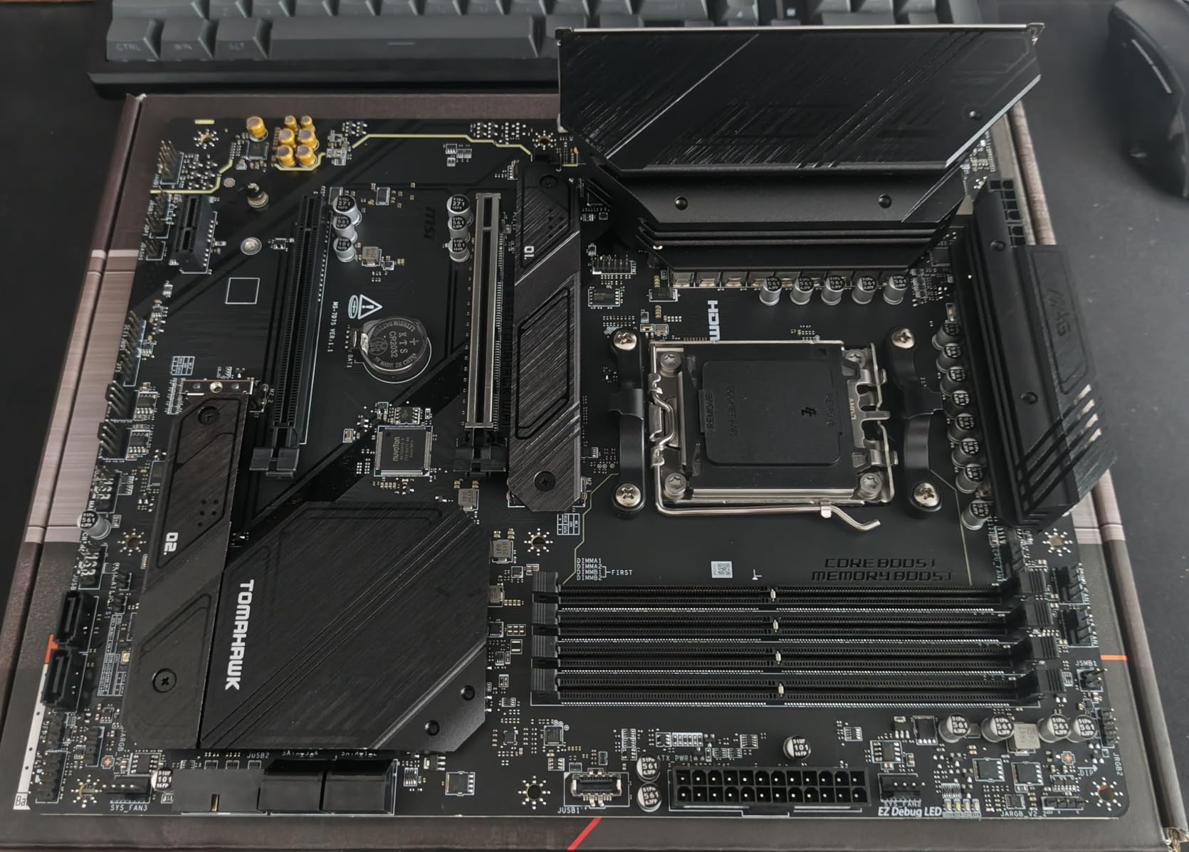 MSI MAG B650 Tomahawk WiFi Gaming Motherboard (AMD Ryzen 9000/8000/7000 Series Processors, AM5, DDR5, PCIe 4.0, M.2, SATA 6Gb/s, USB 3.2 Gen 2, HDMI/DP, Wi-Fi 6E, Bluetooth 5.3, 2.5Gbps LAN, ATX) customer photo 1