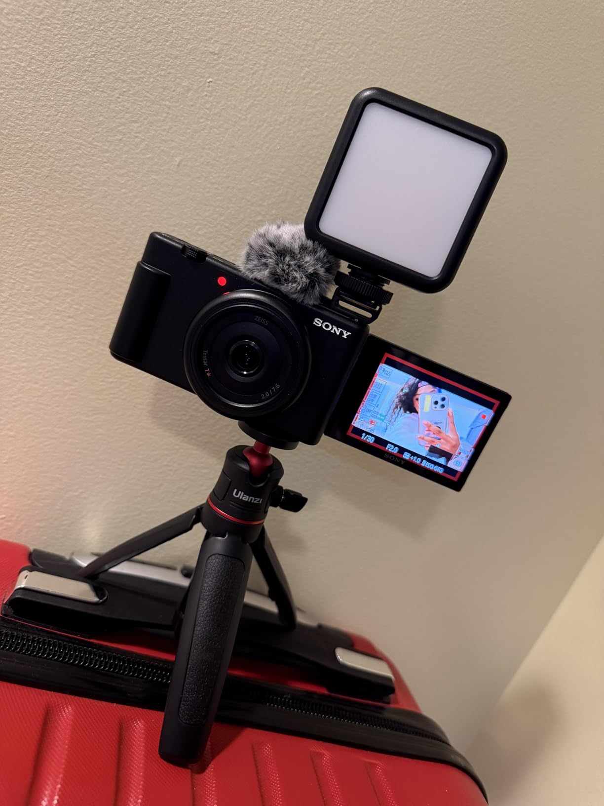 Sony ZV-1F Compact Digital Camera 4K Video White customer photo 2