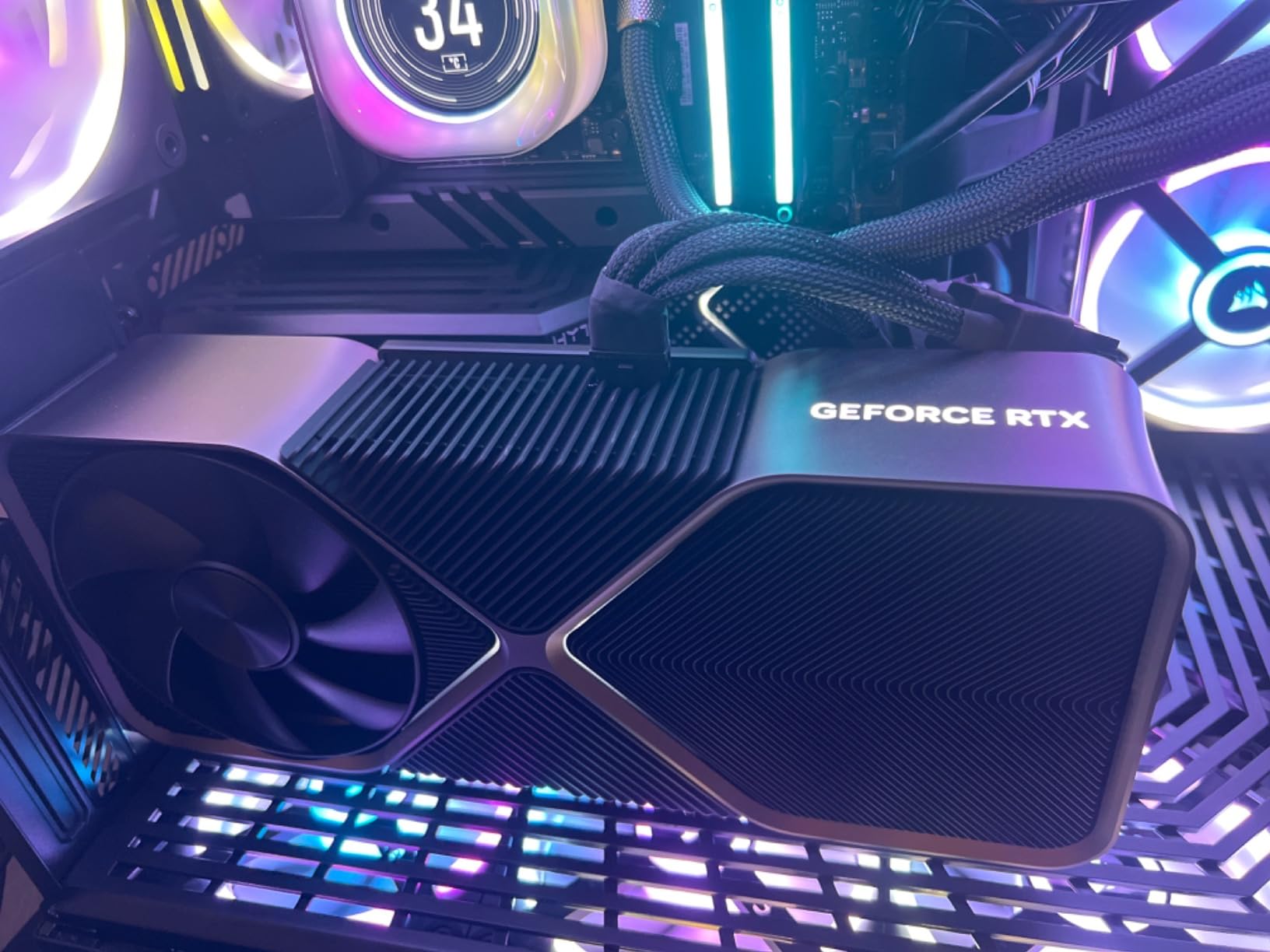 VIPERA NVIDIA GeForce RTX 4090 Founders Edition Graphic Card customer photo 2