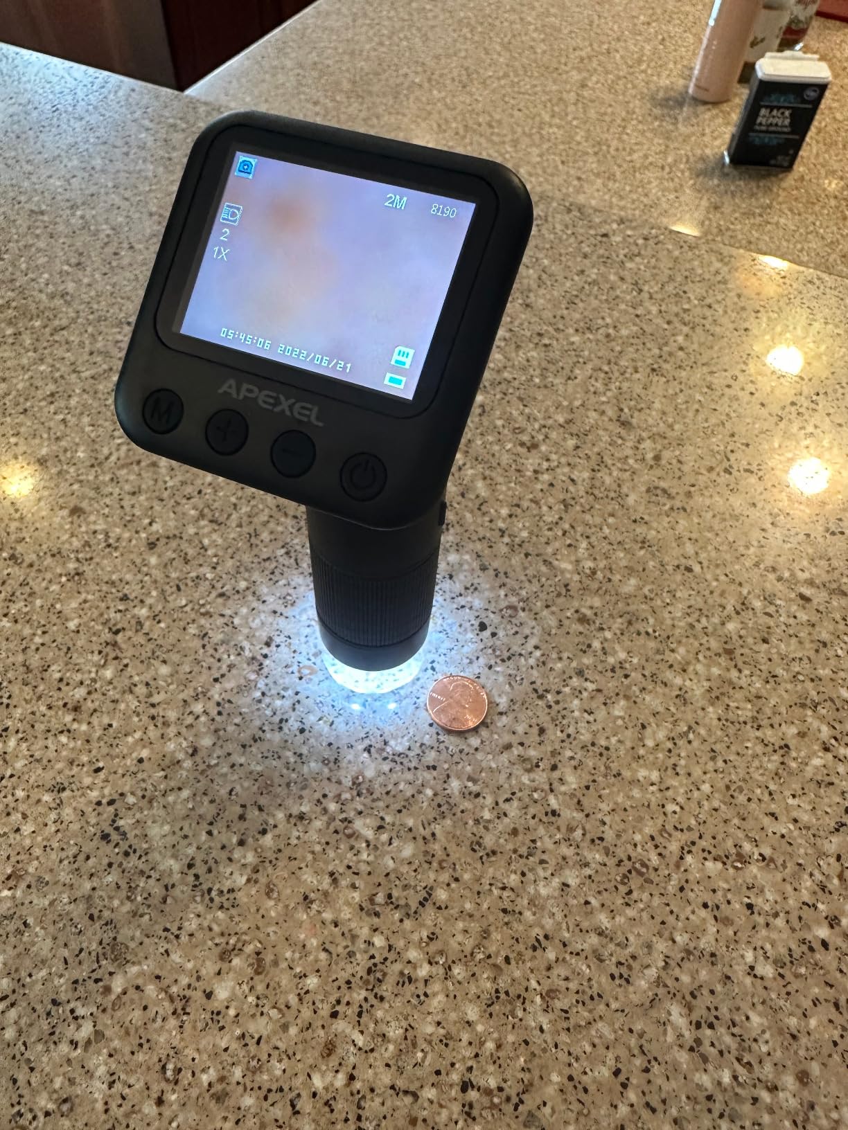 APEXEL 800X Handheld Digital Microscope with 2” LCD Screen, Pocket Portable Microscope with Adjustable LED Lights, Coins Microscopes Magnifier Camera, USB to PC (SD Card Not Included) customer photo 1