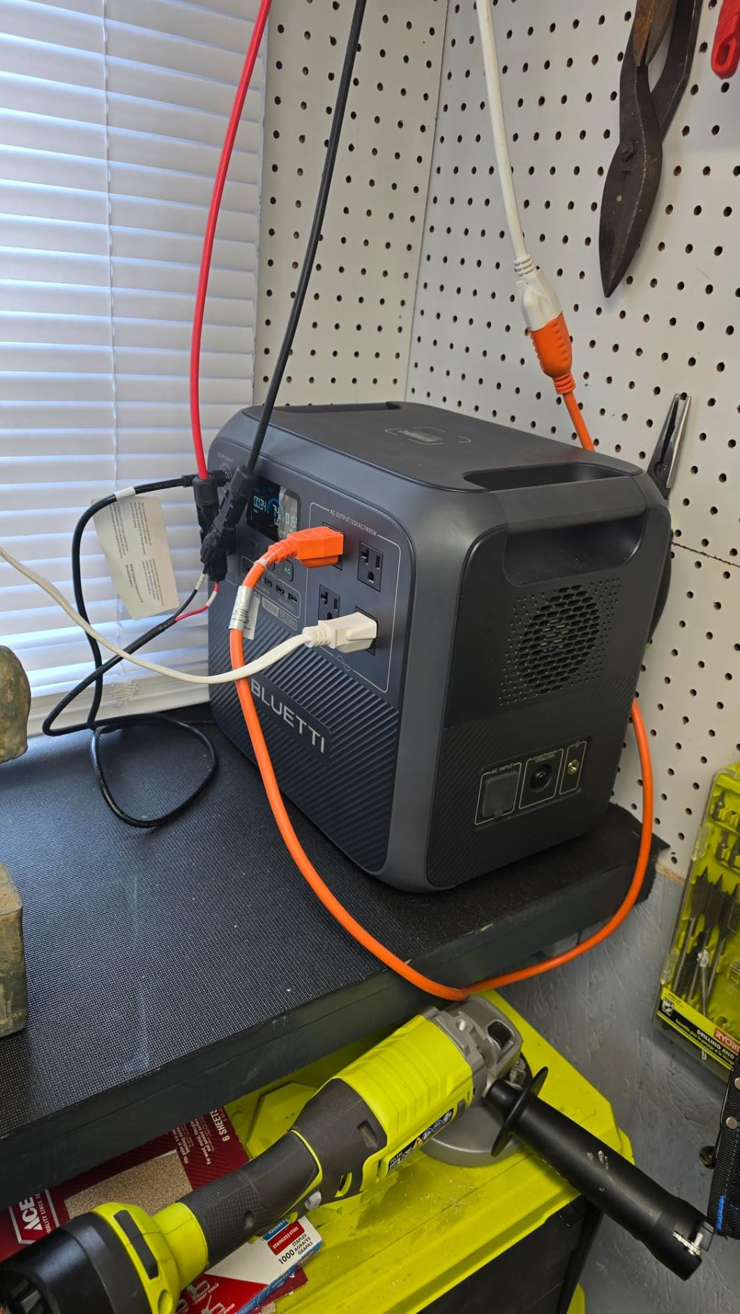 BLUETTI AC180 Portable Power Station 1152Wh 1800W LiFePO4 Solar Generator customer photo 1