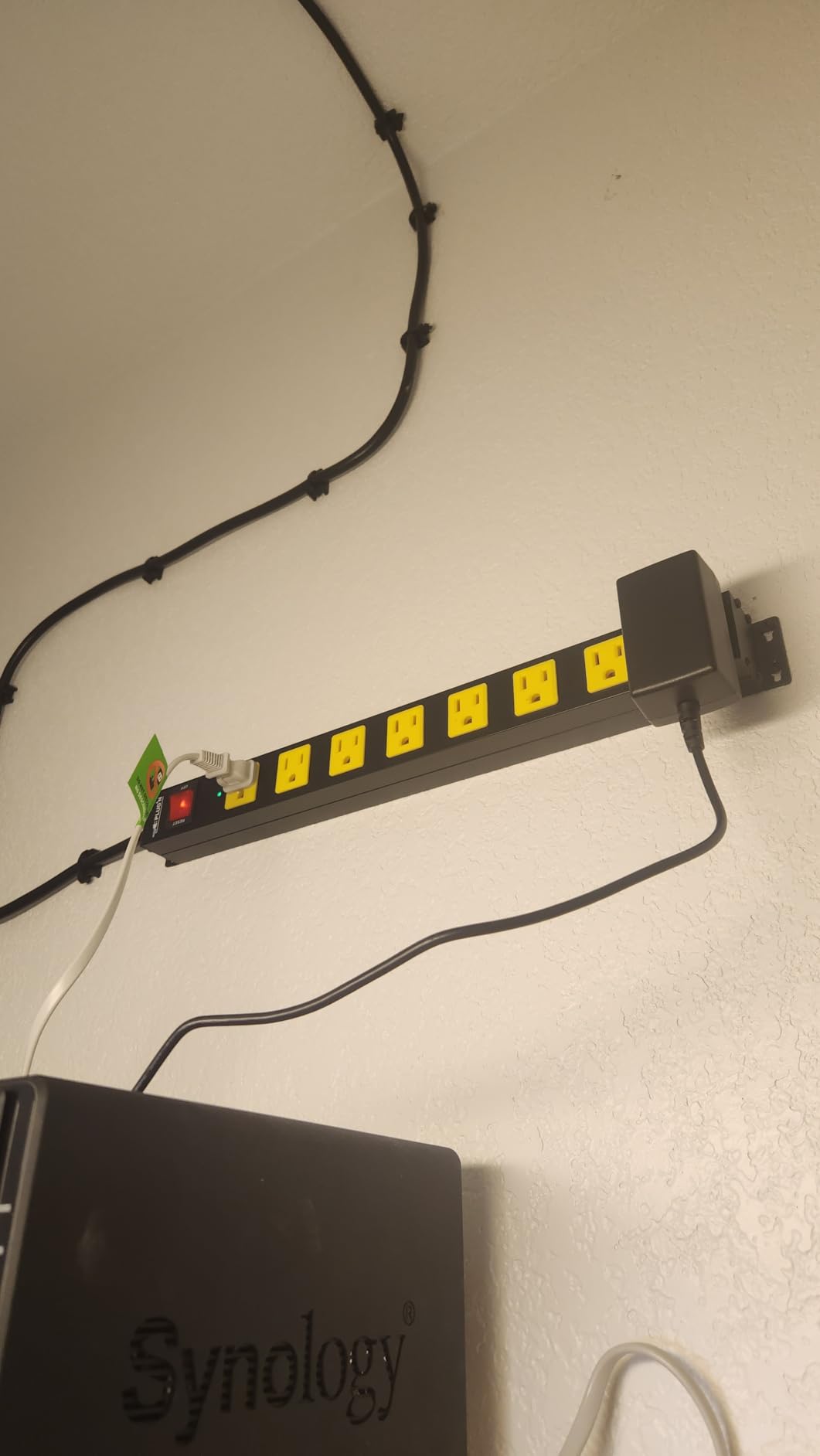 8 Outlet Long Power Strip, 2100J Surge Protector Heavy Duty 6FT Cord Wide Spaced and Wall Mount Metal Powerstrip for Home Office Garage Workshop customer photo 1