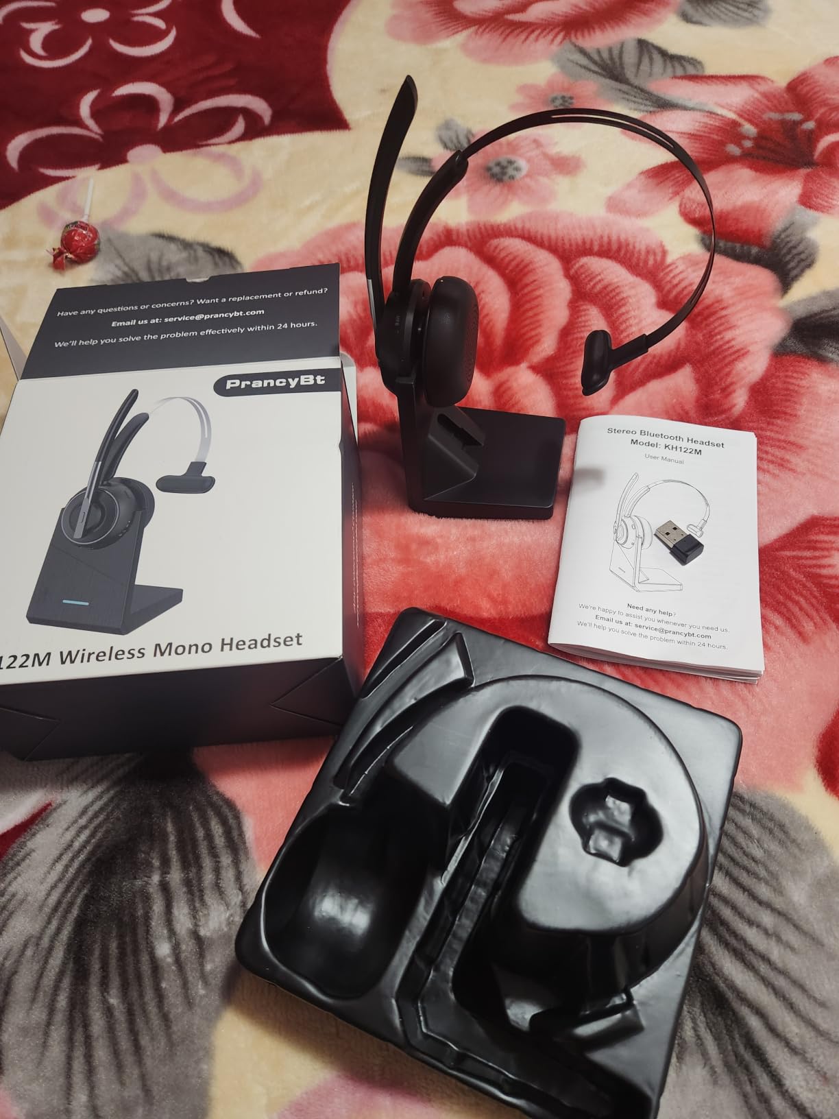Bluetooth Headset, Wireless Headset with Microphone for PC, V5.2 Computer Headset with Noise Cancelling Mic, USB Dongle, Charging Base & Mute Button for Work, Cell Phones, Computer (Black) customer photo 1