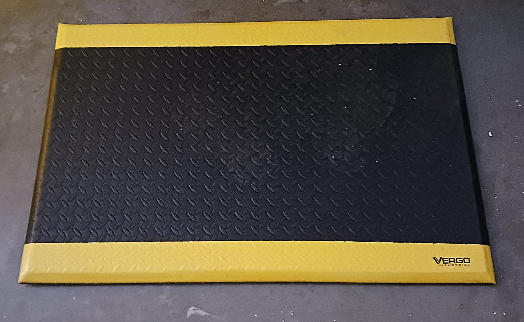 Vergo Industrial 15/16” Extra Thick Anti Fatigue Mat - Heavy Duty Commercial Grade Diamond Plate Ergonomic Standing, Non-Slip Black with Yellow Anti Fatigue Floor Mat for Work, Shop (2-Pack 2' x 3') customer photo 1