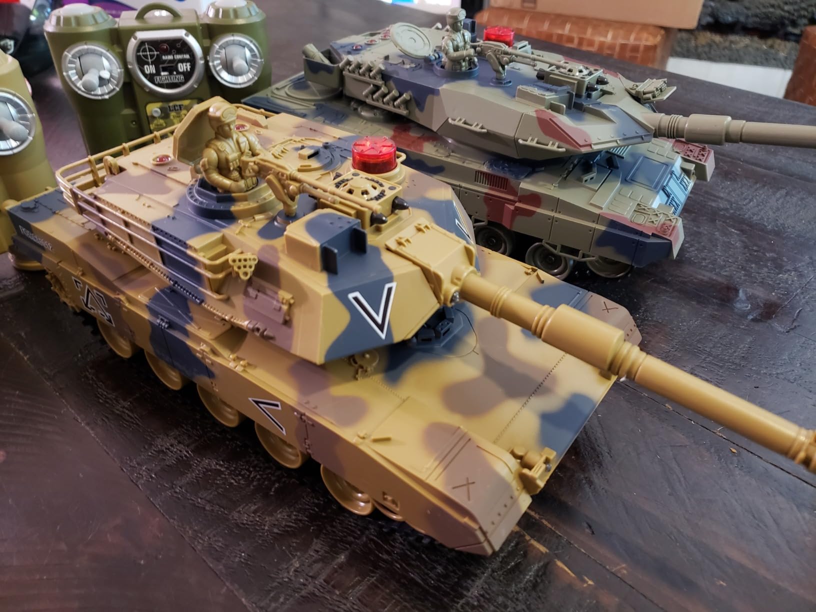 RC Tank Set, Army Battle Tanks with Spray,Remote Control Military Toys Set customer photo 1