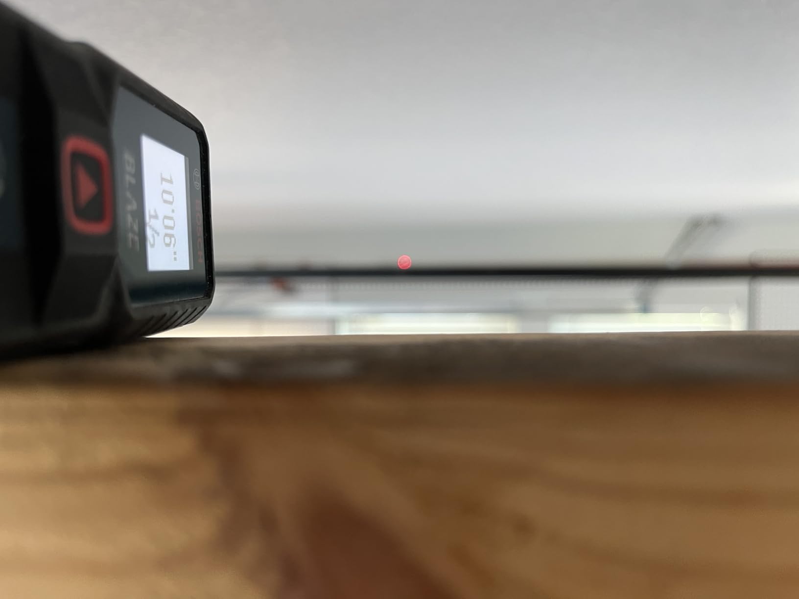 BOSCH GLM100-23 100ft Laser Measure with Backlit Display, Blue customer photo 2