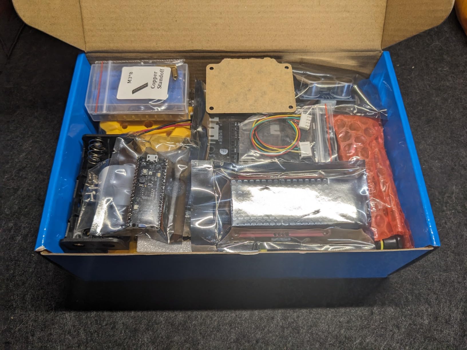 Adeept 4WD Omni-Directional Mecanum Wheels Robotic Car Kit for ESP32-S3 | Banana Pi PicoW-S3 DIY STEM Remote Controlled Educational Robot Kit with LCD1602 Display, Python Code & PDF Tutorials customer photo 1