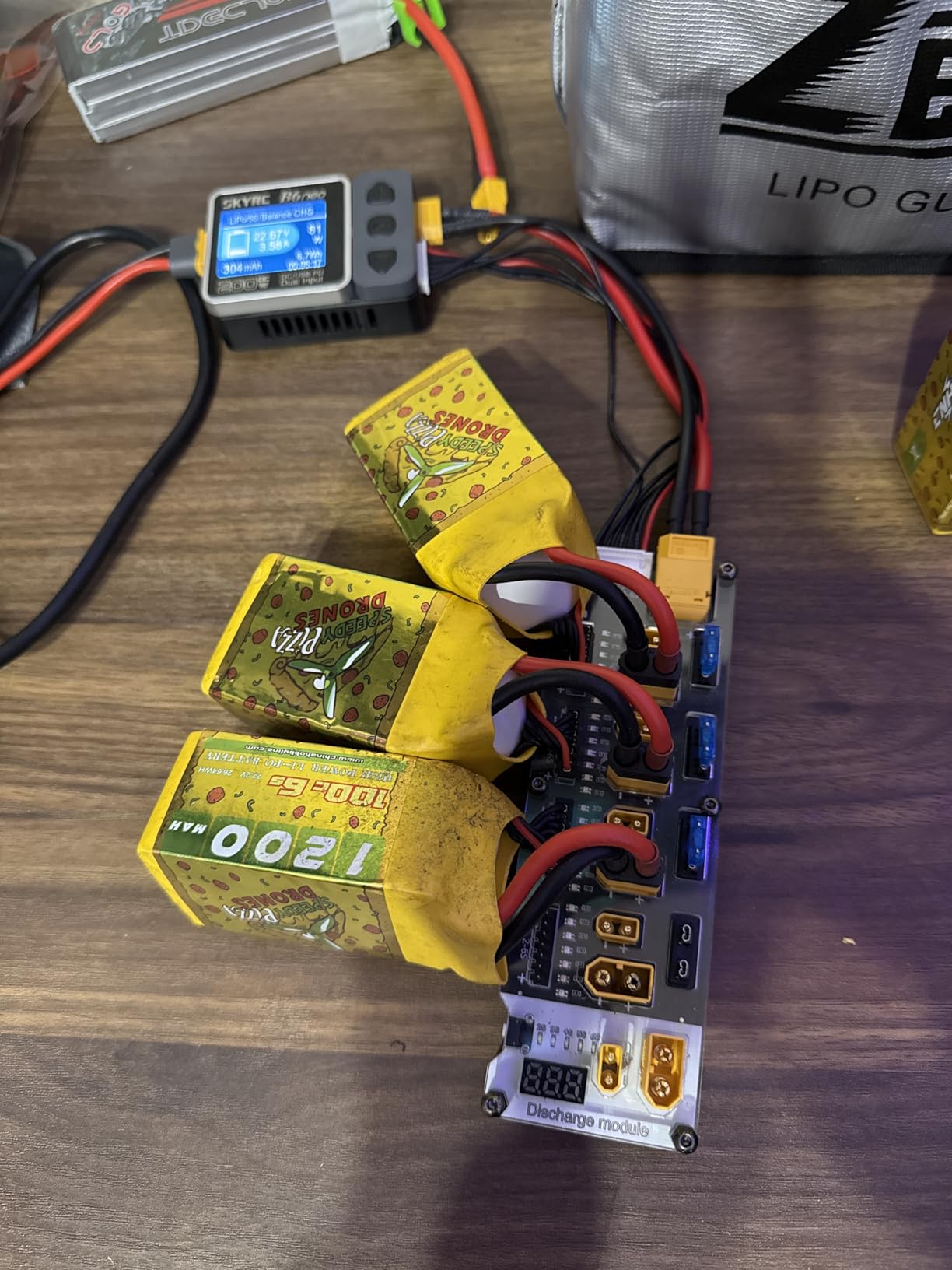 SKYRC B6Neo: Balance Lipo Battery Charger for 1S-6S Lipo/Li-Ion/LiHV, 1-15S NiMH/NiCd - DC 200W, PD 80W, Smart Battery Charger, Discharger and Storage (Blue-Red) customer photo 1